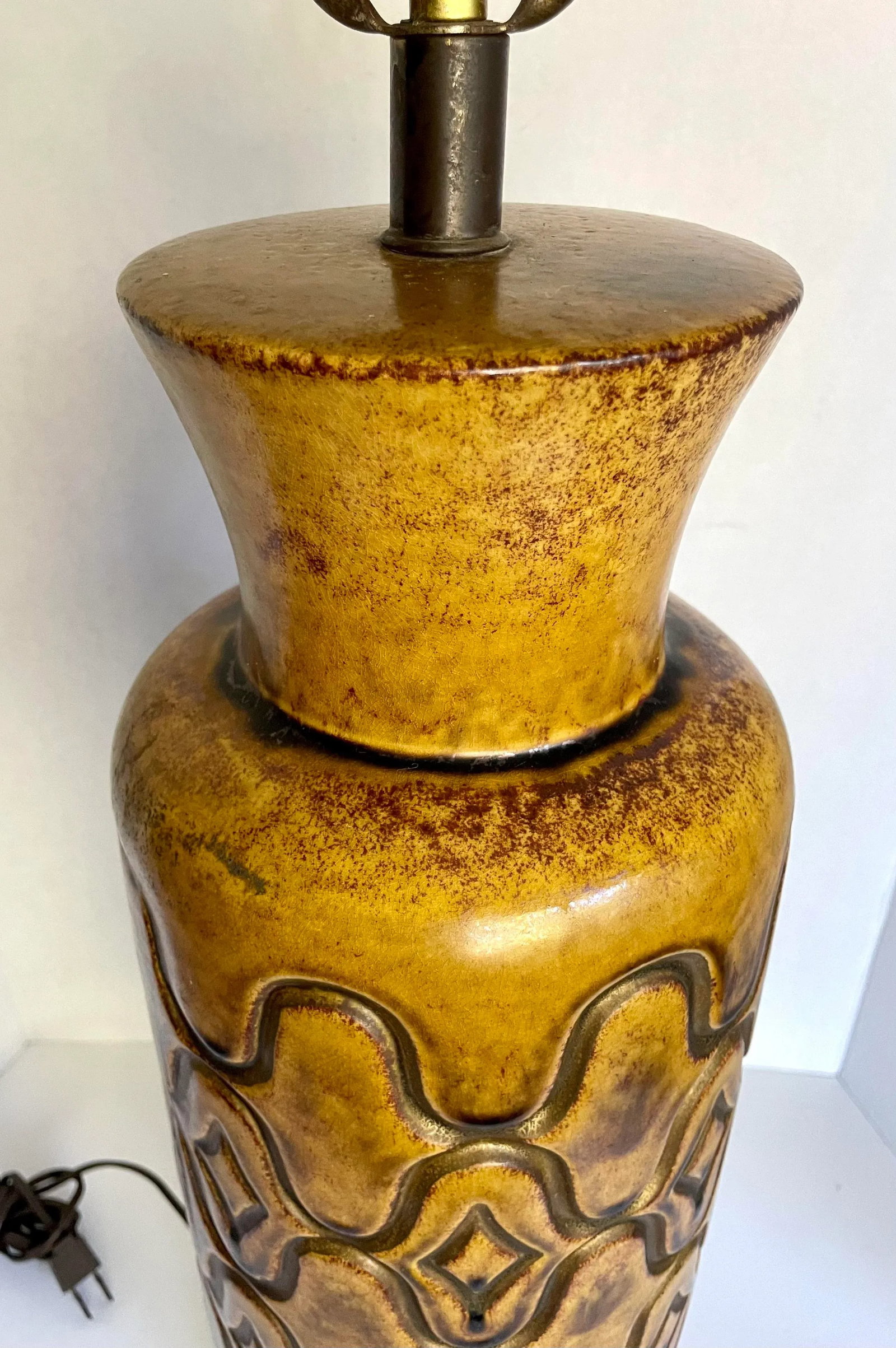 1960s Mid-Century Modern Ceramic Glazed Pottery Lamp - 3