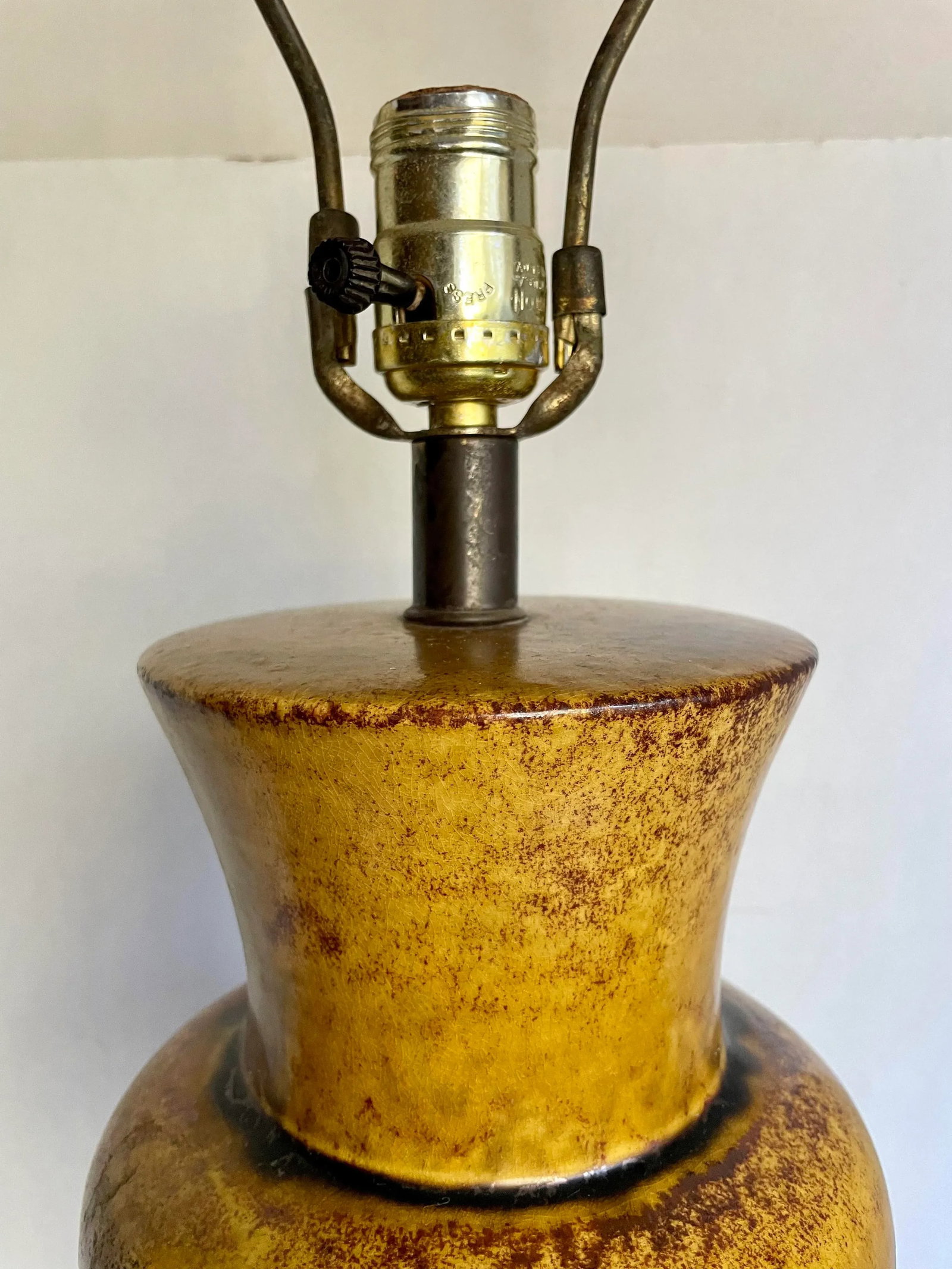 1960s Mid-Century Modern Ceramic Glazed Pottery Lamp - 4