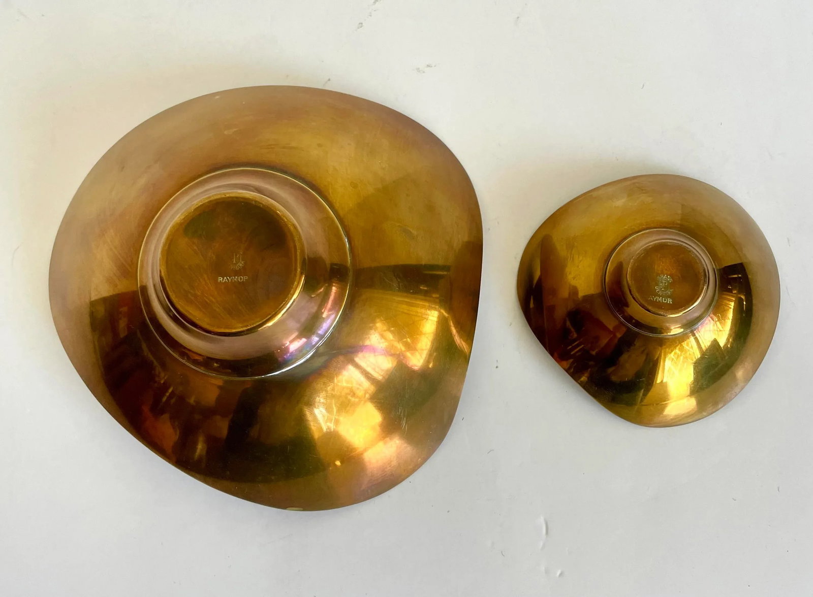 1960s Pair of Raymor Organically Shaped Brass Finger Trinket Bowls - 9