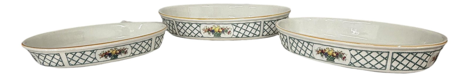 1990s Villeroy & Boch Basket Pattern Oval Casserole Dish - Set of 3: Vintage 1990s Villeroy & Boch Basket pattern oval casserole dishes. All in this timeless pattern featuring a center basket overflowing with fruits and florals surrounded by a green lattice band. Measu