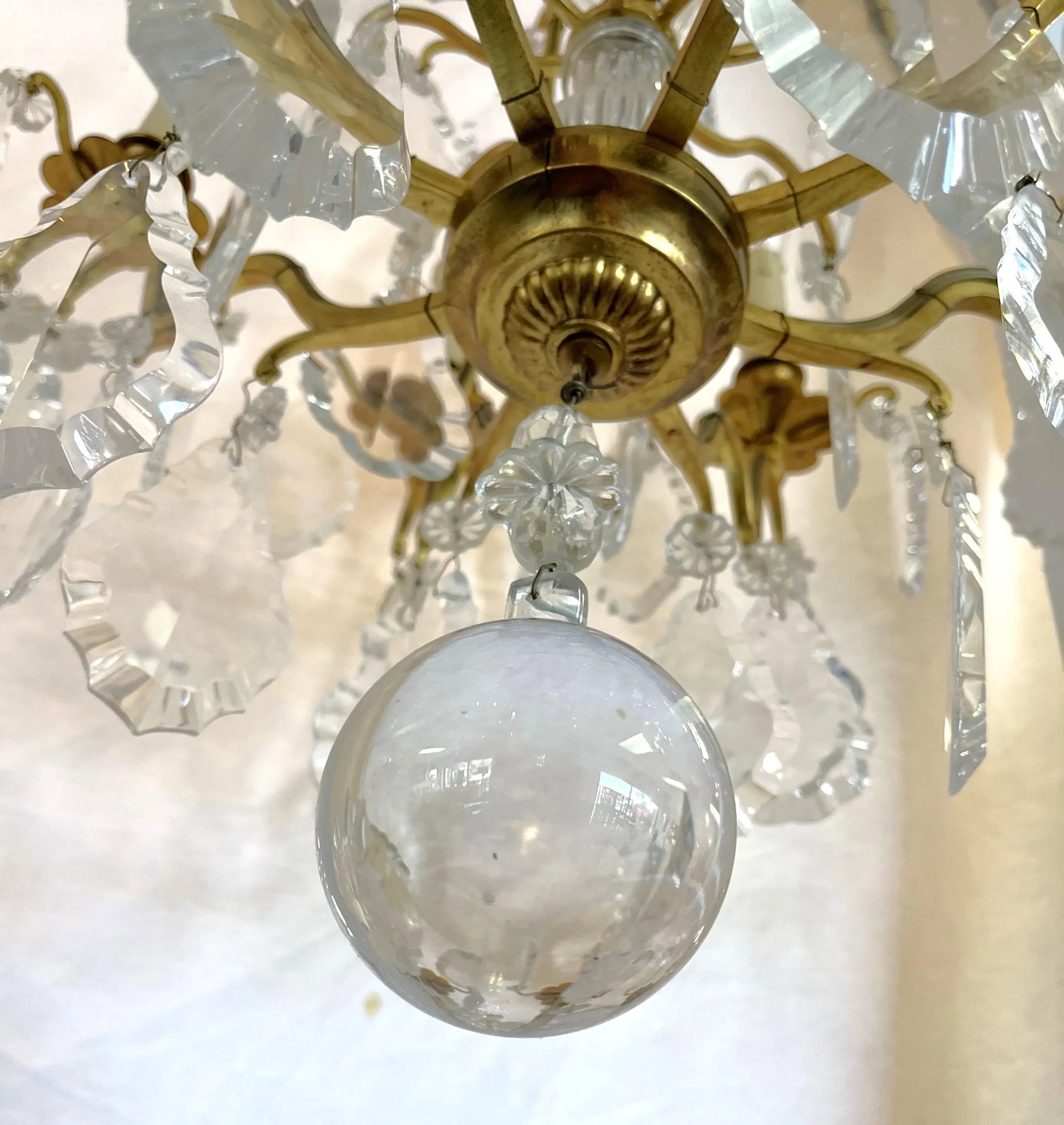 Early 1900's French Louis Xv Style Brass and Crystal Pendeloques 8-Light Chandelier - 10