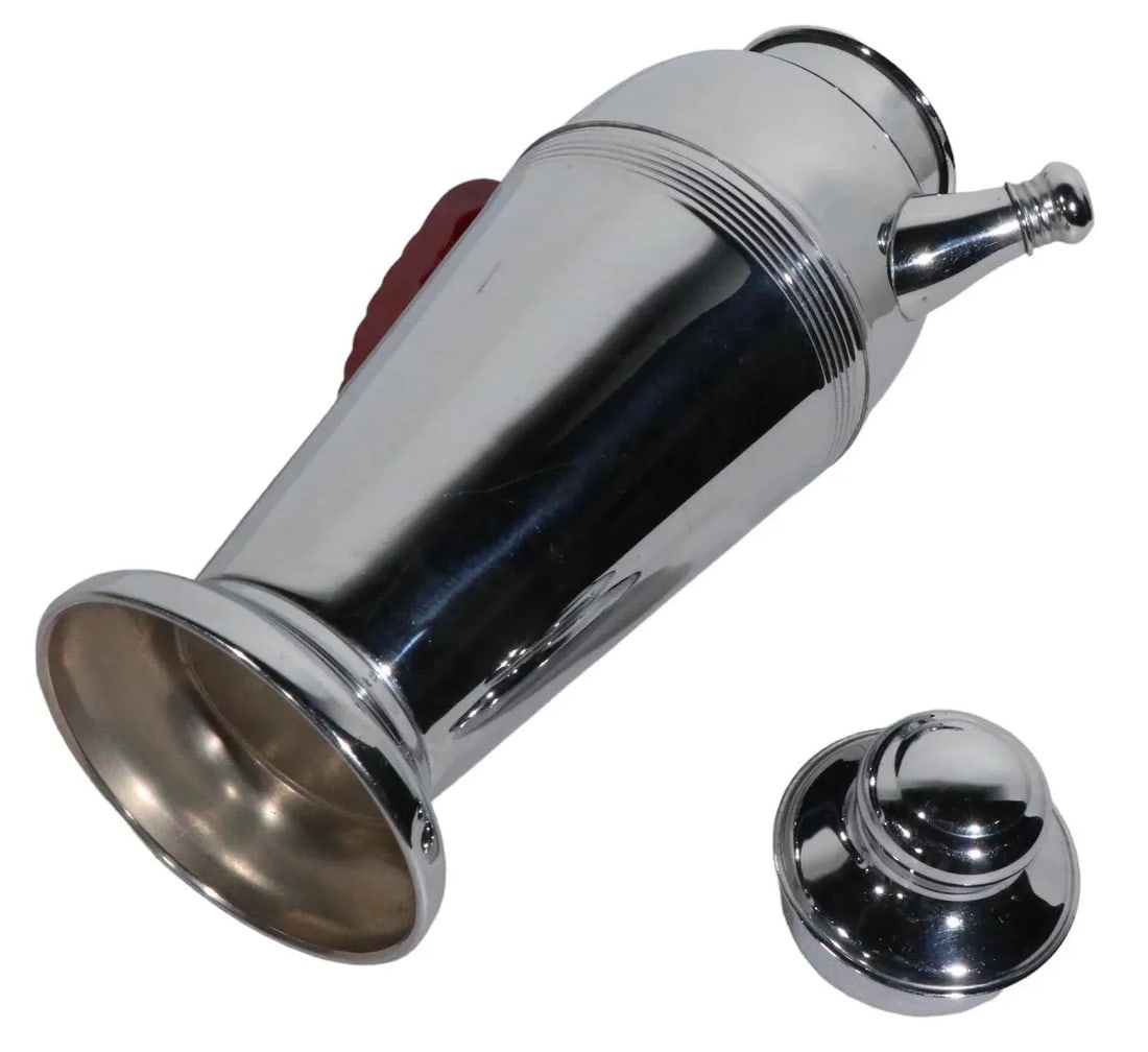 Art Deco Chrome Cocktail Shaker With Red Bakelite Handle by Keystoneware - 2