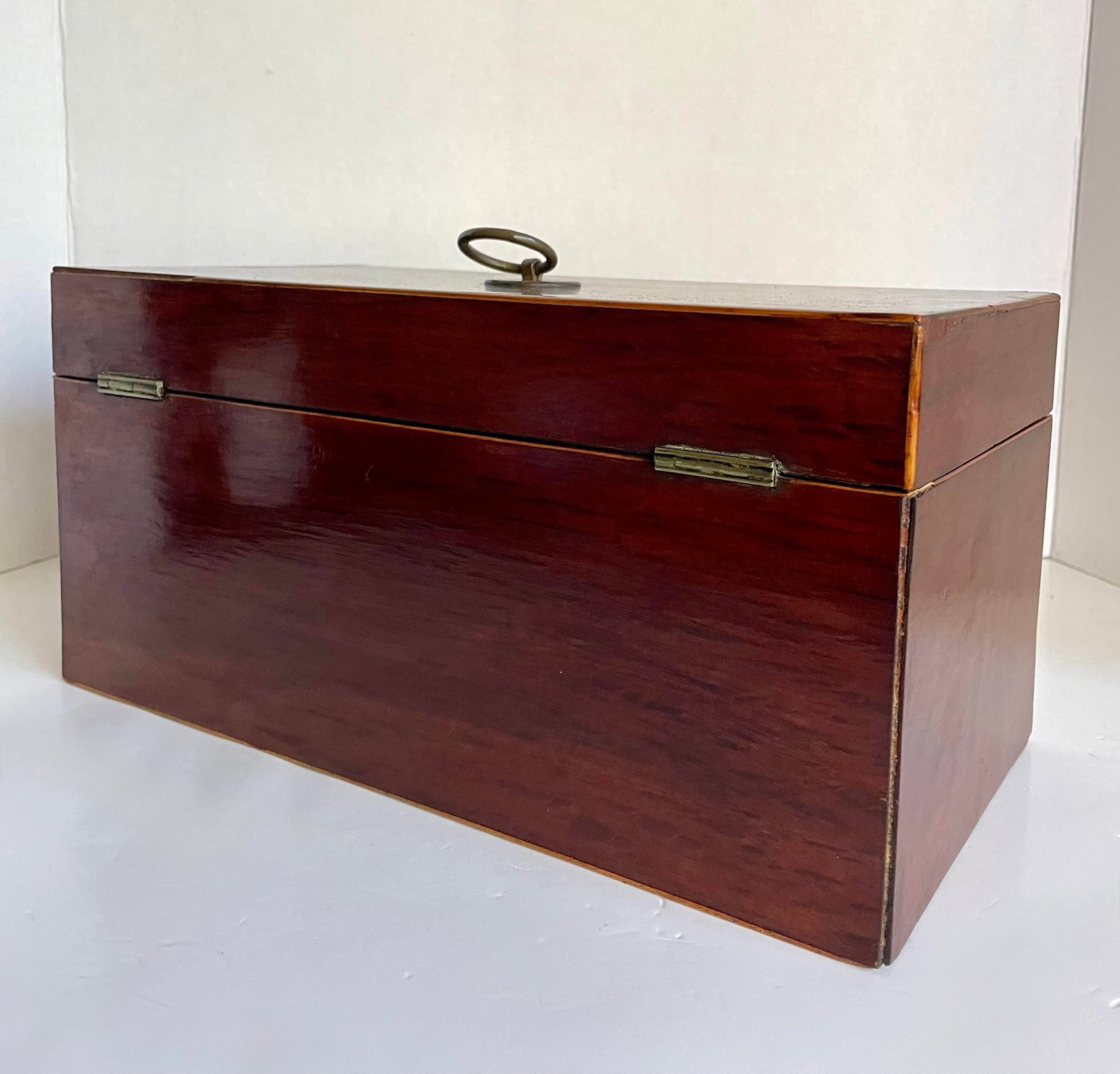 Mid-19th Century English Mahogany Tea Caddy Chest With Glass Mixing Bowl - 11