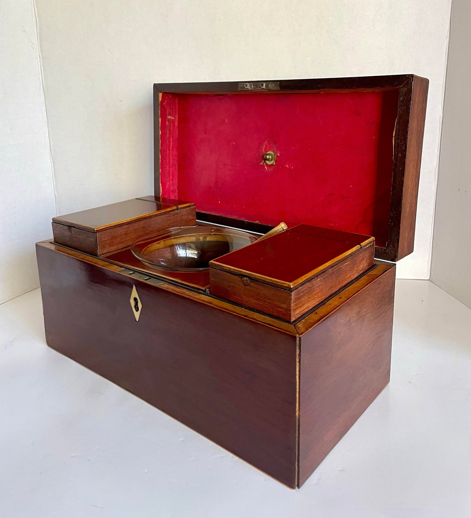 Mid-19th Century English Mahogany Tea Caddy Chest With Glass Mixing Bowl - 6