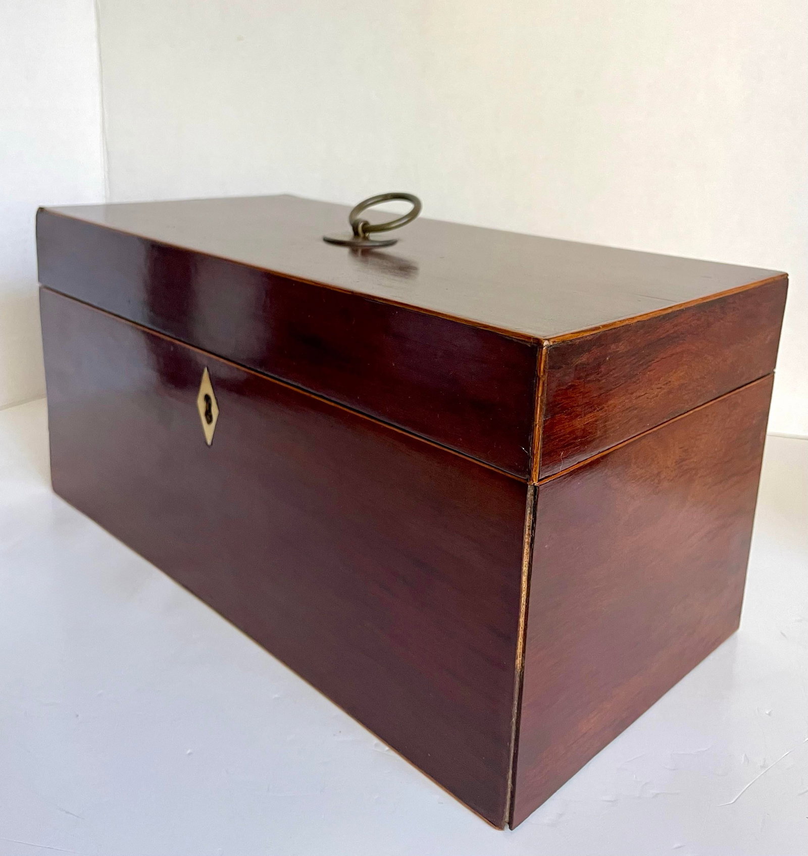 Mid-19th Century English Mahogany Tea Caddy Chest With Glass Mixing Bowl - 9