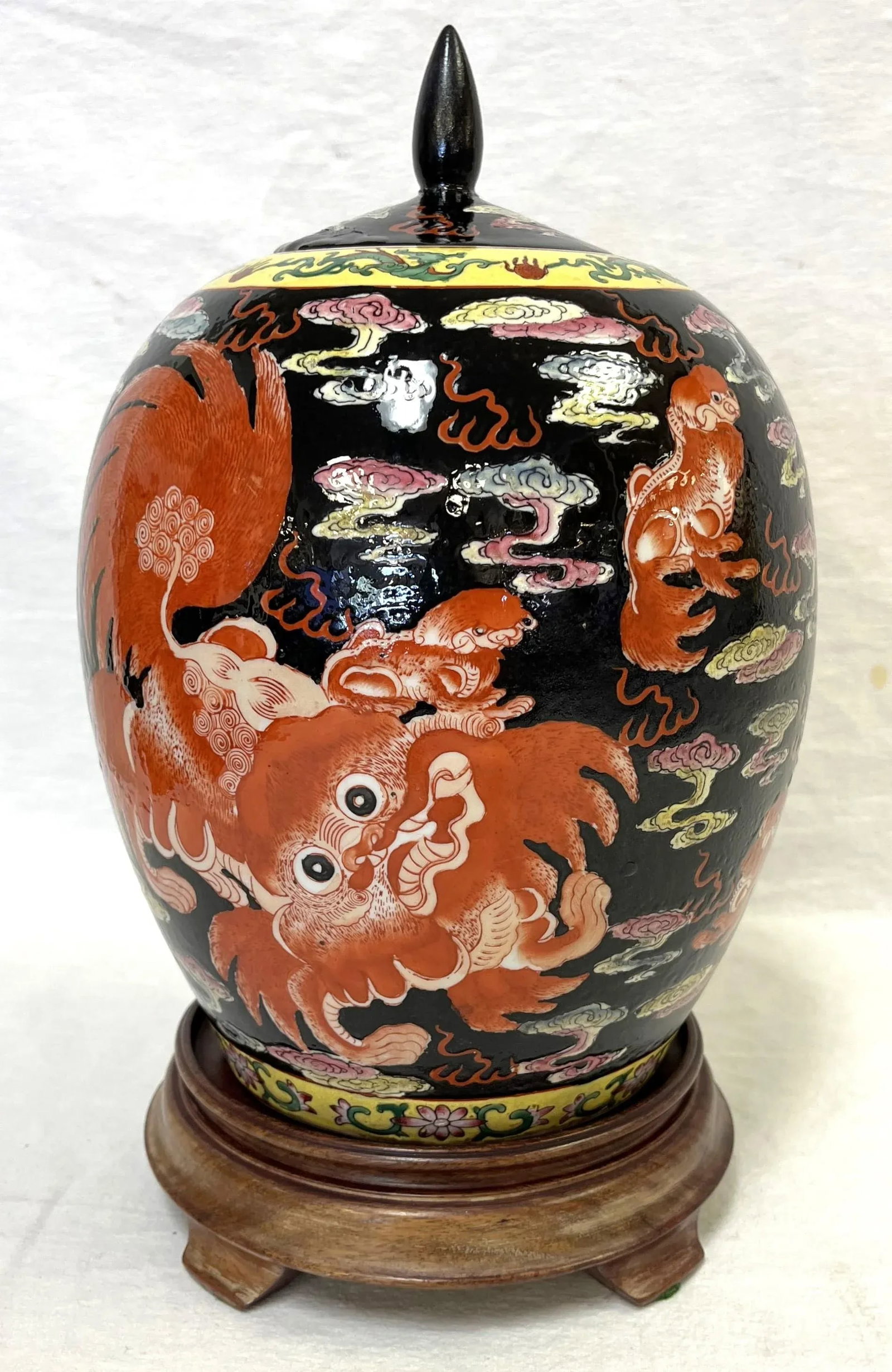 20th Century Chinese Famille Noir Porcelain Lidded Spice Jar With Foo Dragon Motifs - 13