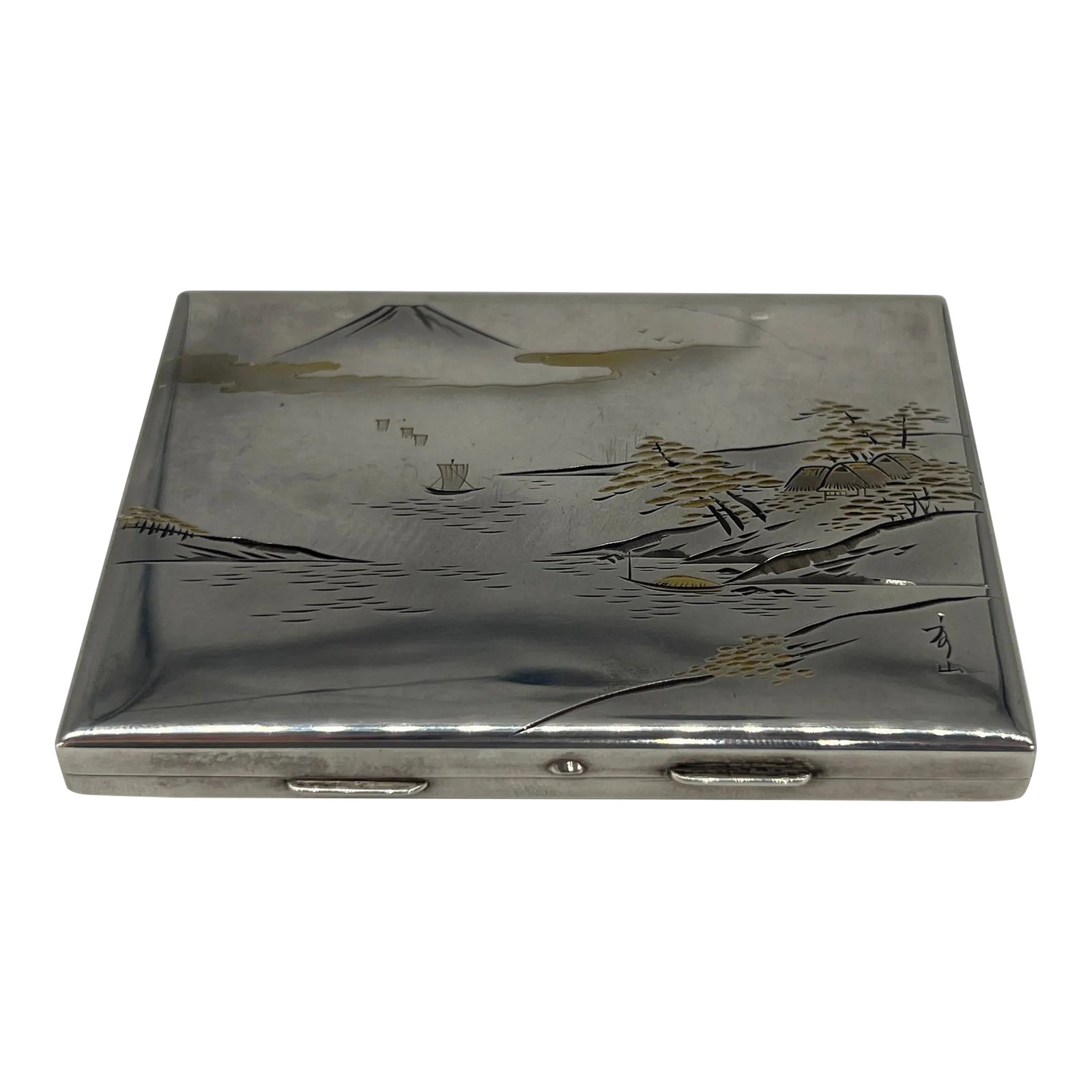 K. Uyeda Antique Japanese 950 Sterling Silver Mixed Metal Compact: K. Uyeda shop (Uyeda Shoten, ????) was founded in 1884 by Uyeda Kichigoro (?????) and is one of the oldest established Japanese silversmiths that is still in business today. At first, Satsuma ware
