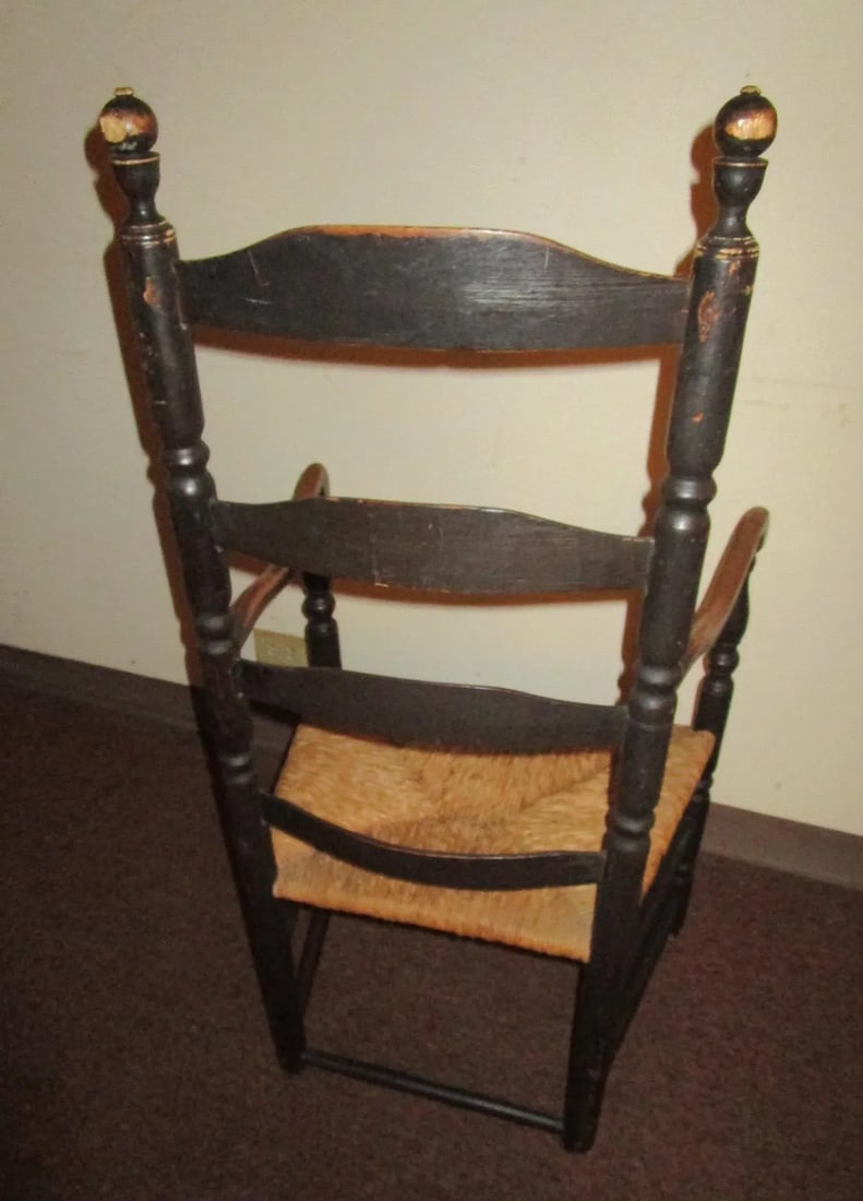 18thc American Stenciled Ladderback Chair With Rush Seat and Original Finish - 10