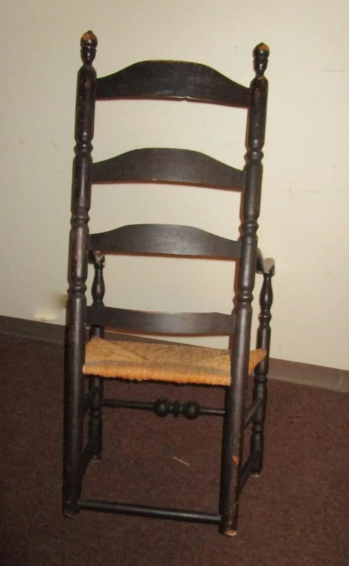 18thc American Stenciled Ladderback Chair With Rush Seat and Original Finish - 9