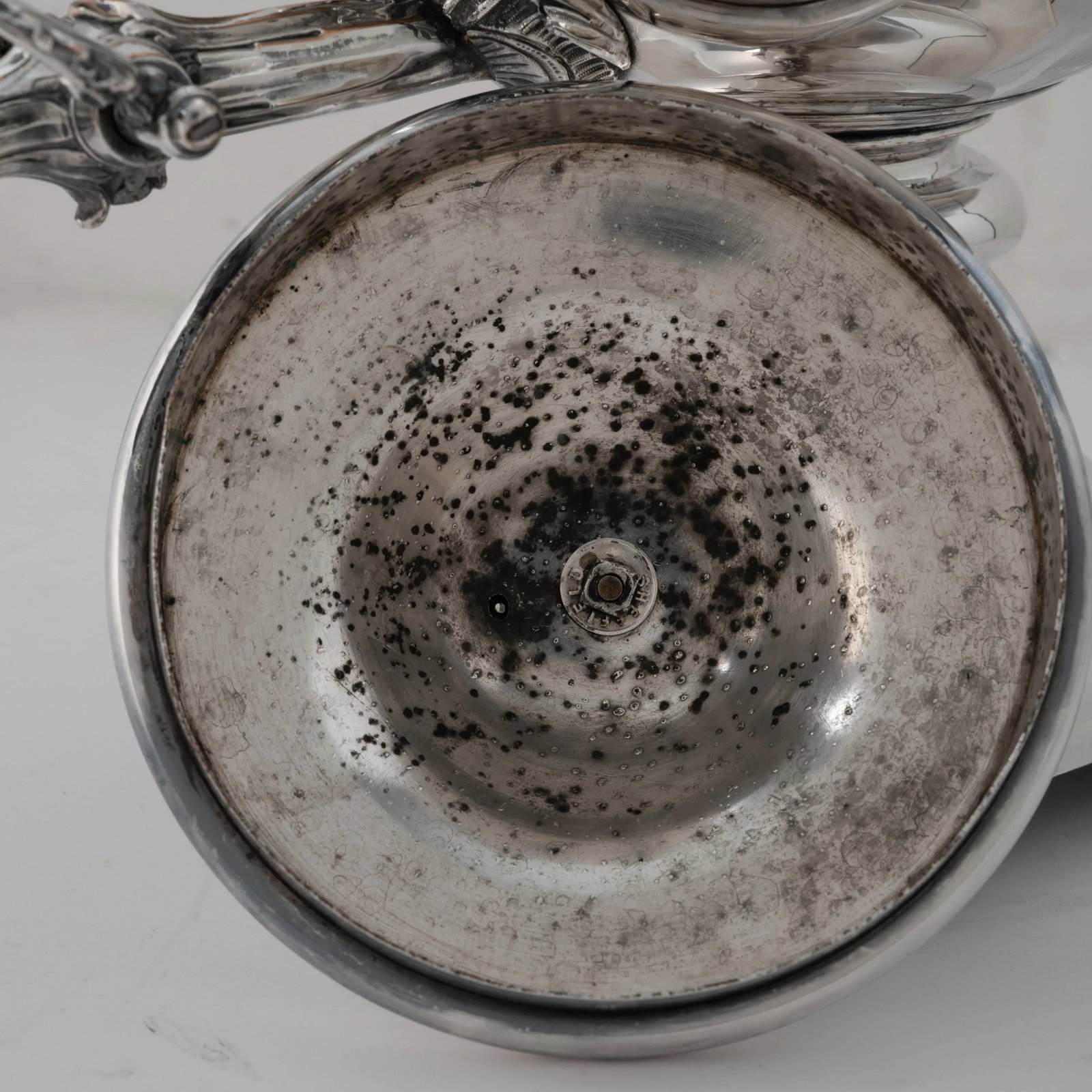 Old Sheffield Plate Hot Water Urn, Harries Family Crest, c.1830 - 11