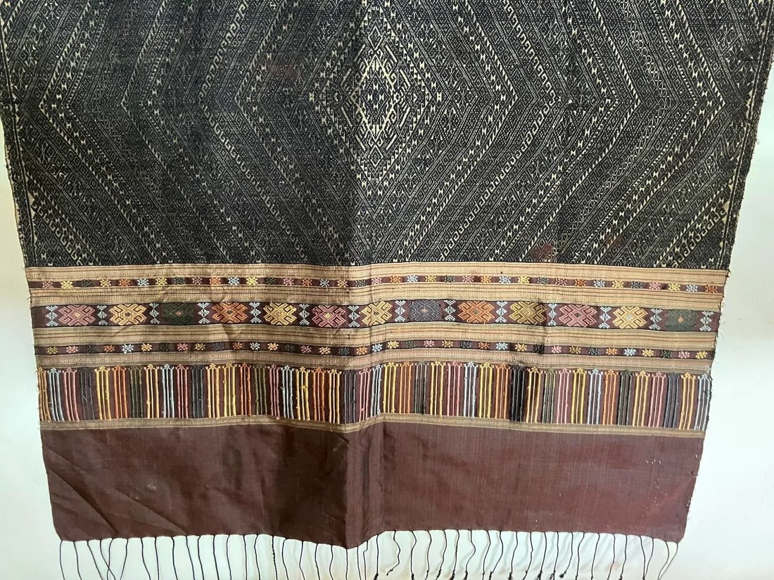 Early 20th Century Pha Biang Ceremonial Shawl, Tai Daeng People, Northern Laos - 2