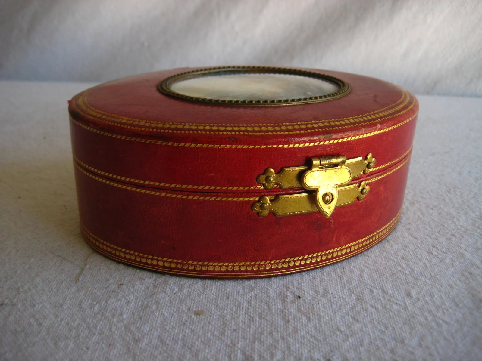 Mid 20th Century Leather Italian Jewelry Box With a Miniature Painting - 2