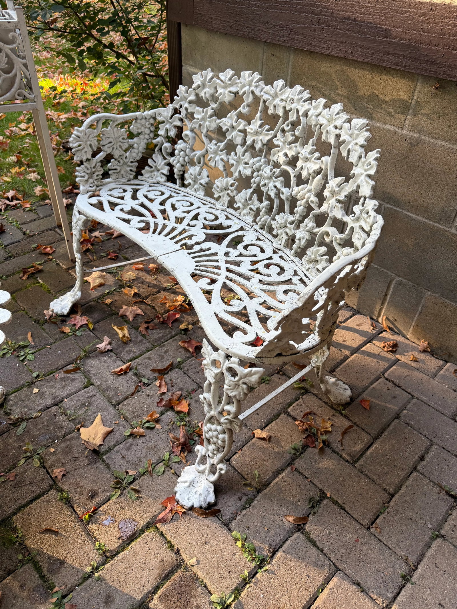 White Cast Iron Grapevine Antique Victorian Outdoor Garden Furniture Suite-Set of 5 - 9