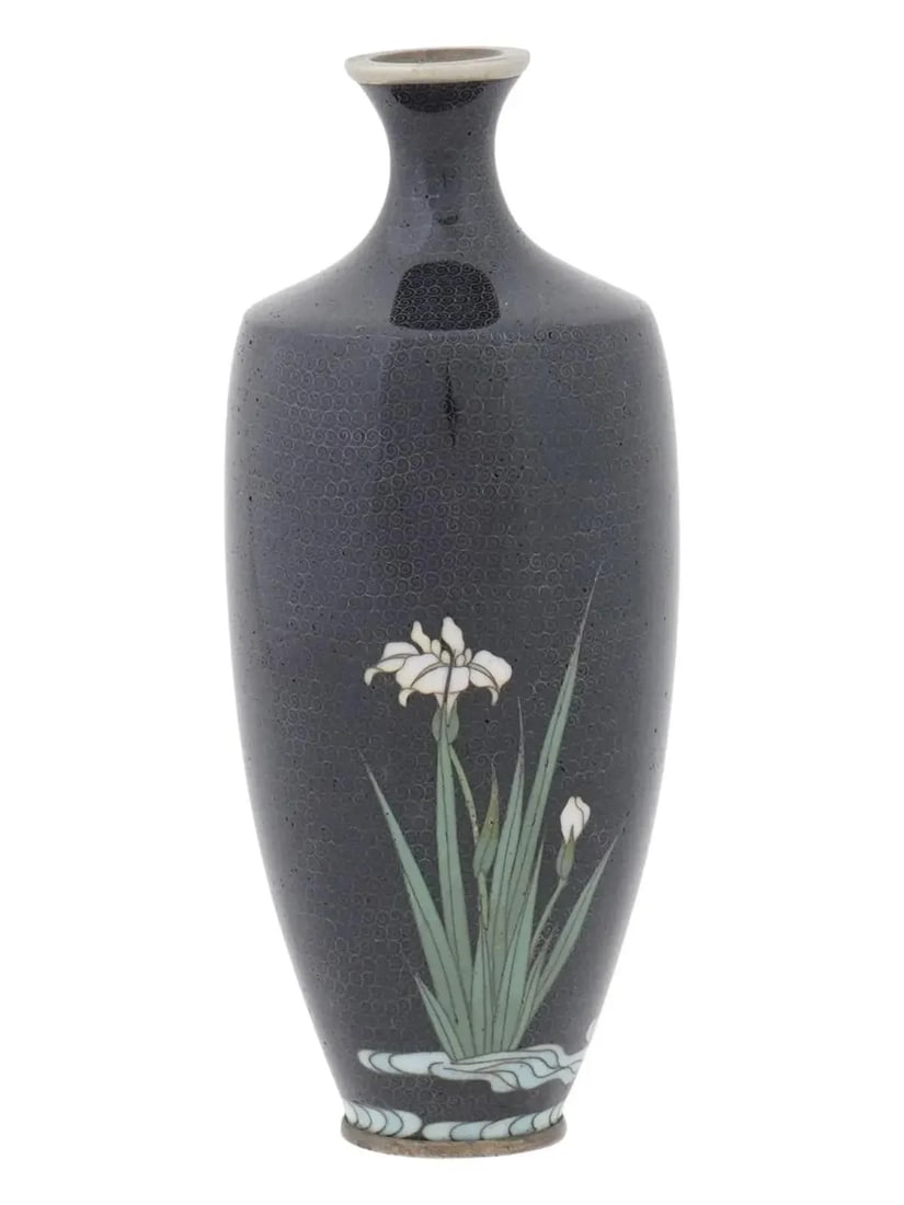 Late 19th Century Exquisite Meiji Japanese Cloisonne Silver Wire Vase Irises on Karakusa - 4