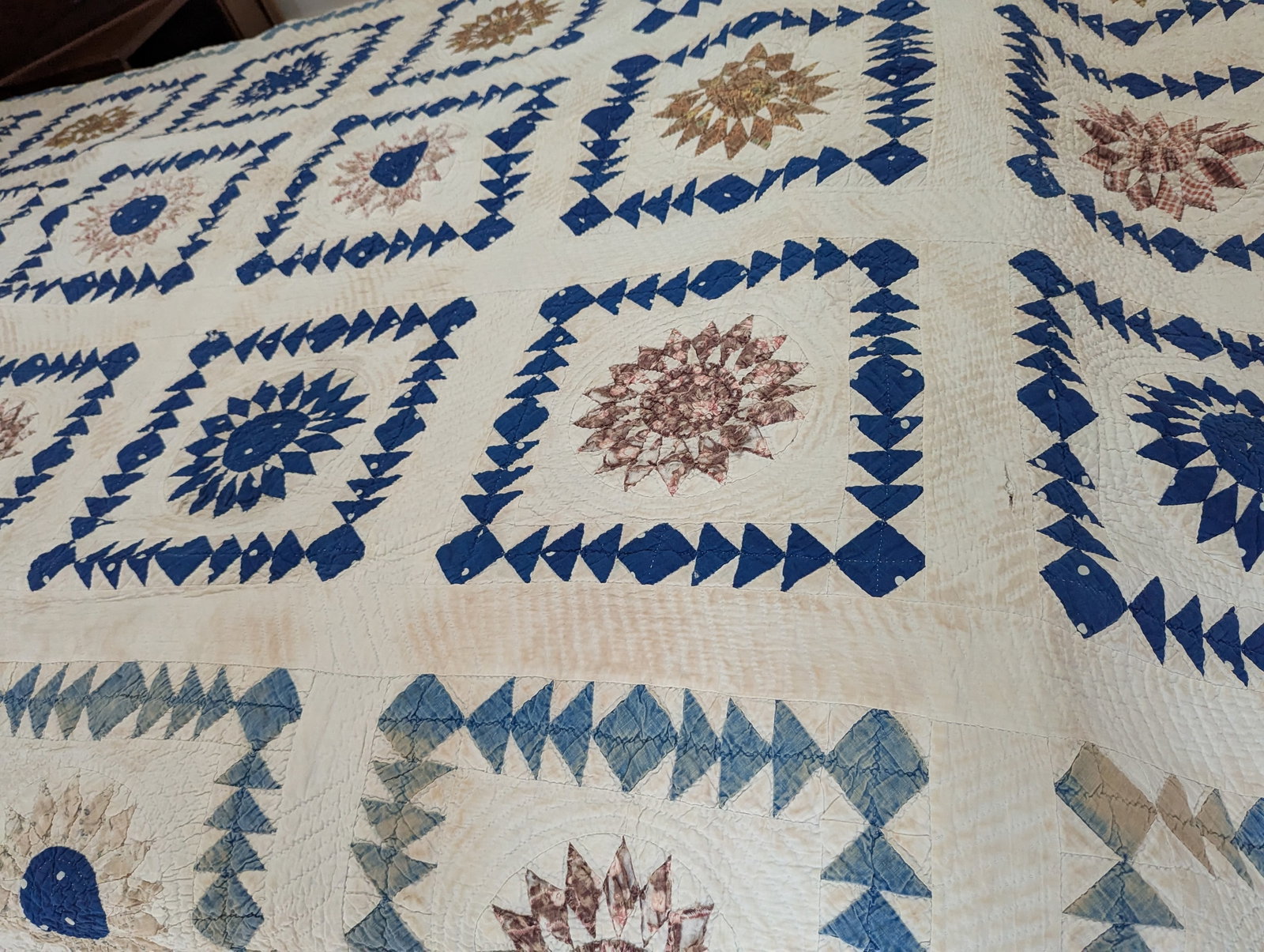 Antique Late 1800s Quilt of Mariner's Compass Pattern -Exceptionally Large Size for the Time - 16