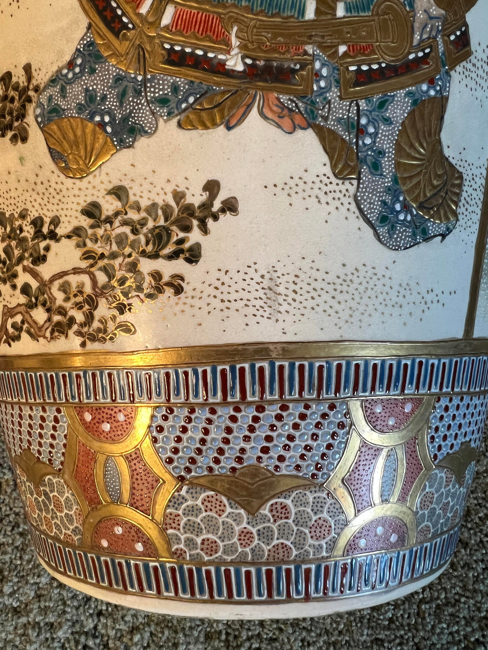 Monumental 24" Antique Japanese Meiji Period Kyoto Satsuma Palace Floor Vase, Court Scene & Peony - 6