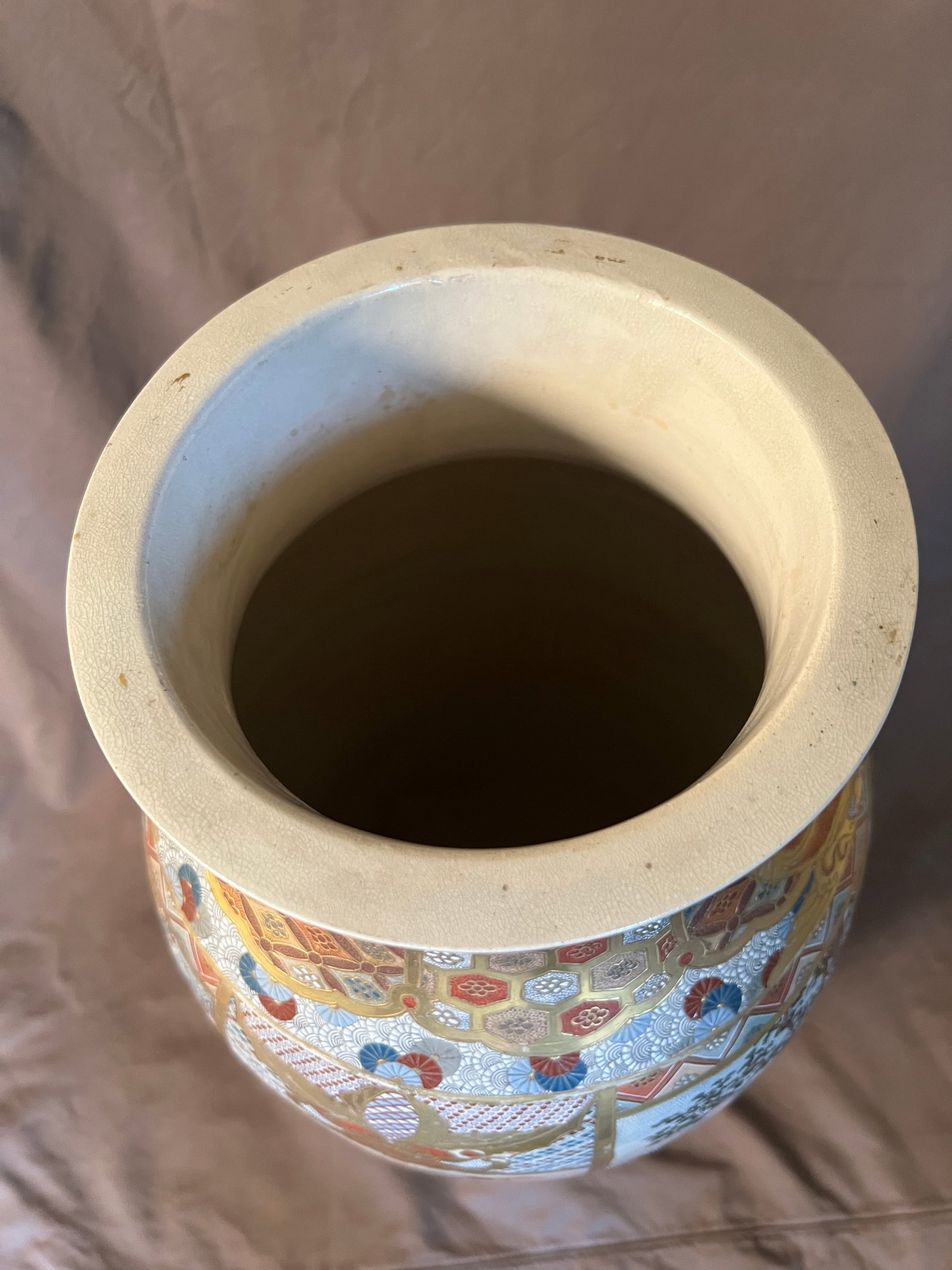 Monumental 24" Antique Japanese Meiji Period Kyoto Satsuma Palace Floor Vase, Court Scene & Peony - 9