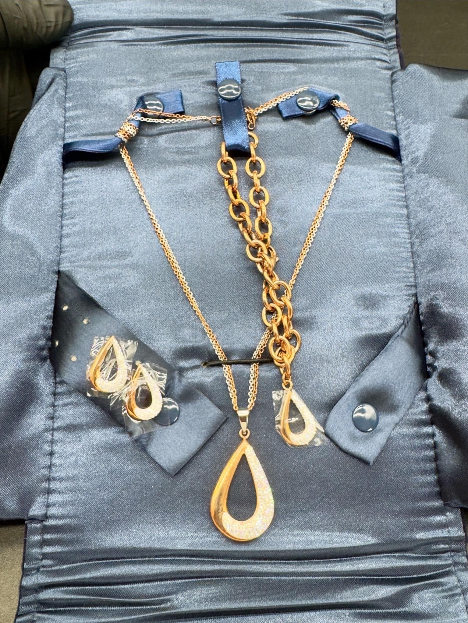 Stauer Gold Teardrop Diamondaura Set, Stauer Jewelry, 4 Pieces - 10