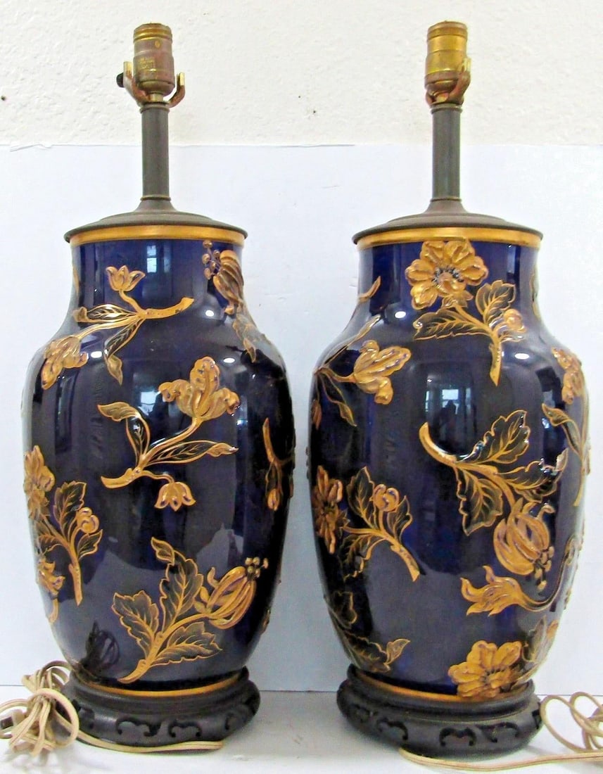 Late 19th Century Keller & Guerin French Porcelain Vase With Lion Rampant Table Lamps - a Pair - 5