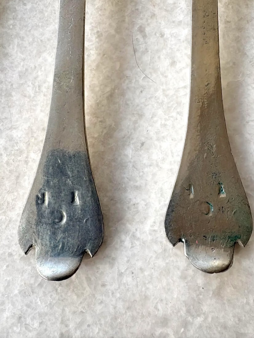 17th Century English Provincial Silver Spoons With Protective Red Suede Covering - Set of 6 Spoons - 3