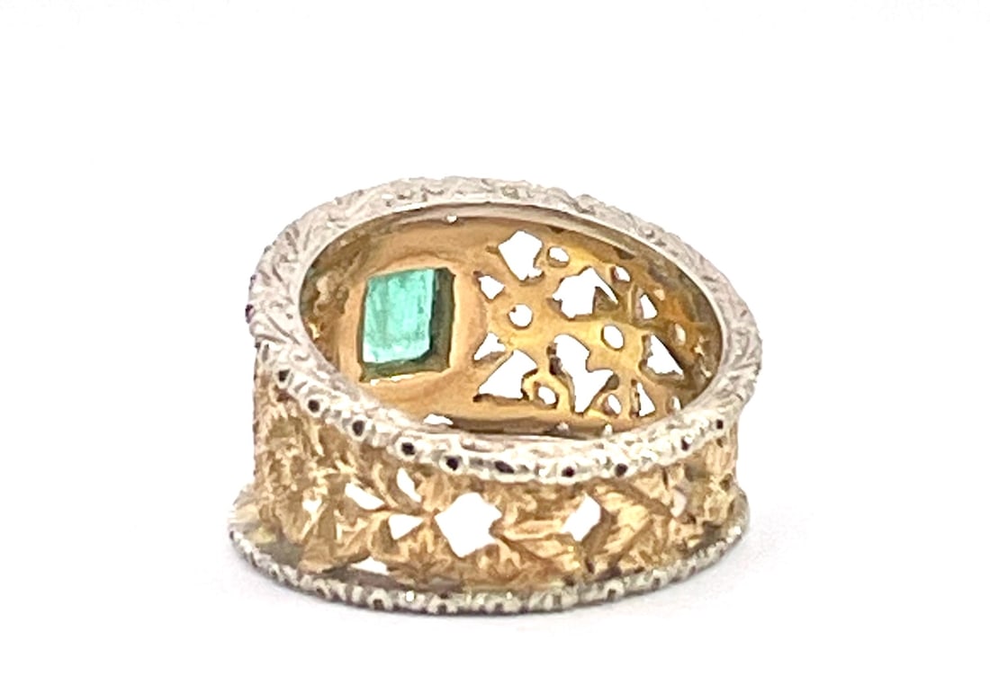 18k Renaissance Inspired Ring W/Emerald Center, Size 7.25 - 10