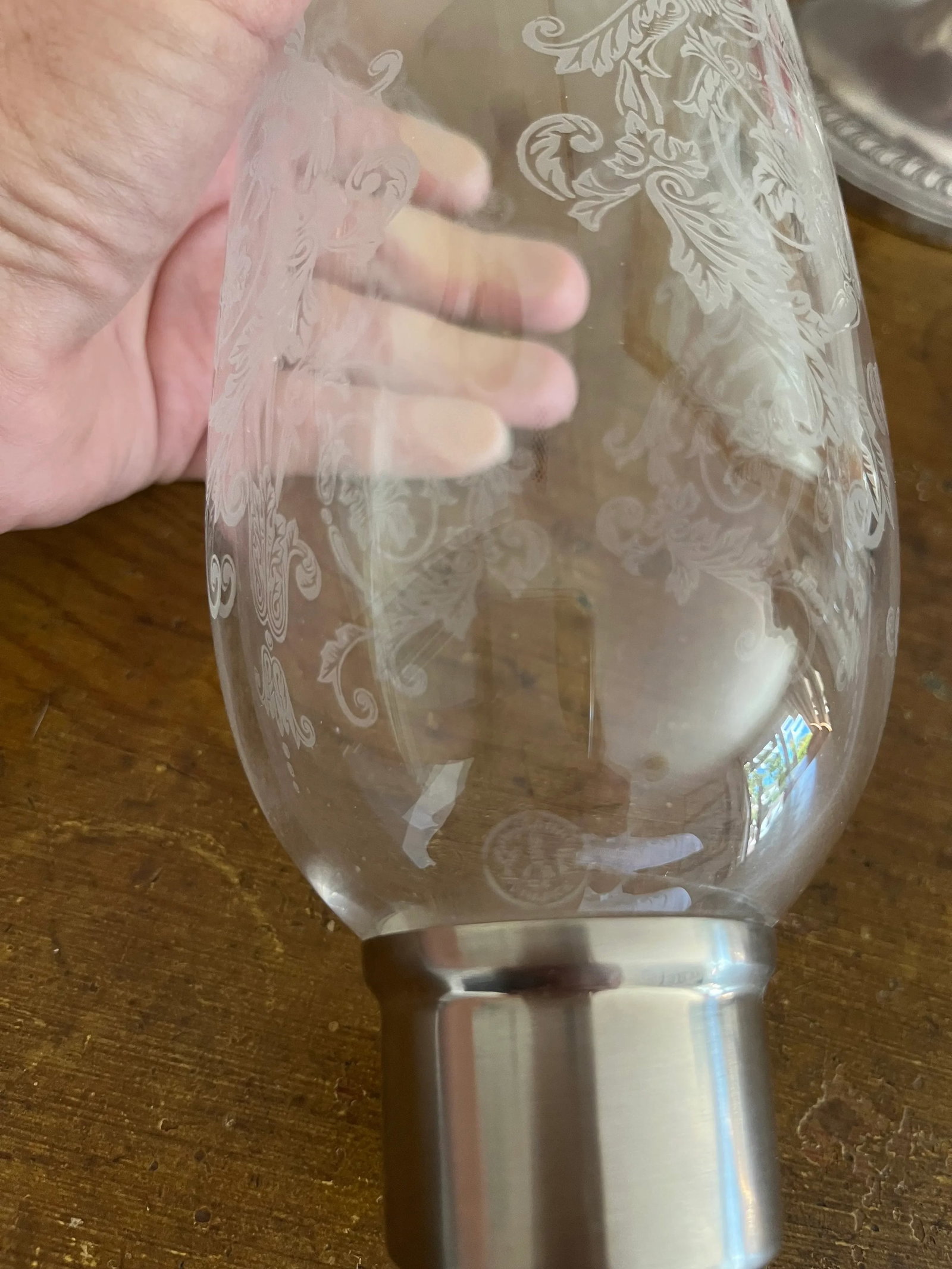 2000s Baccarat Tulip Crystal Hurricanes With Scalloped Rim, Acanthus Pattern- a Pair - 10