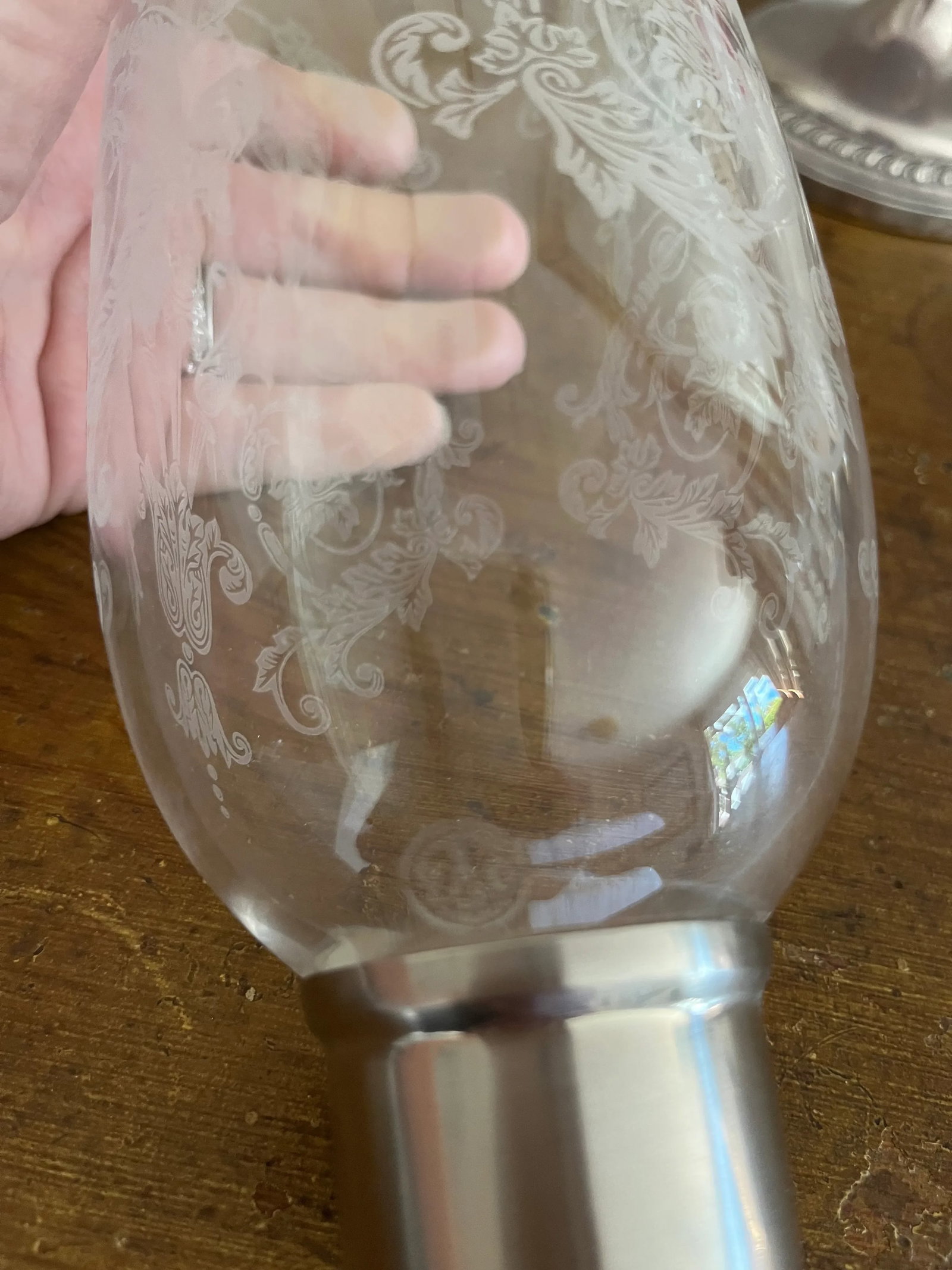 2000s Baccarat Tulip Crystal Hurricanes With Scalloped Rim, Acanthus Pattern- a Pair - 9