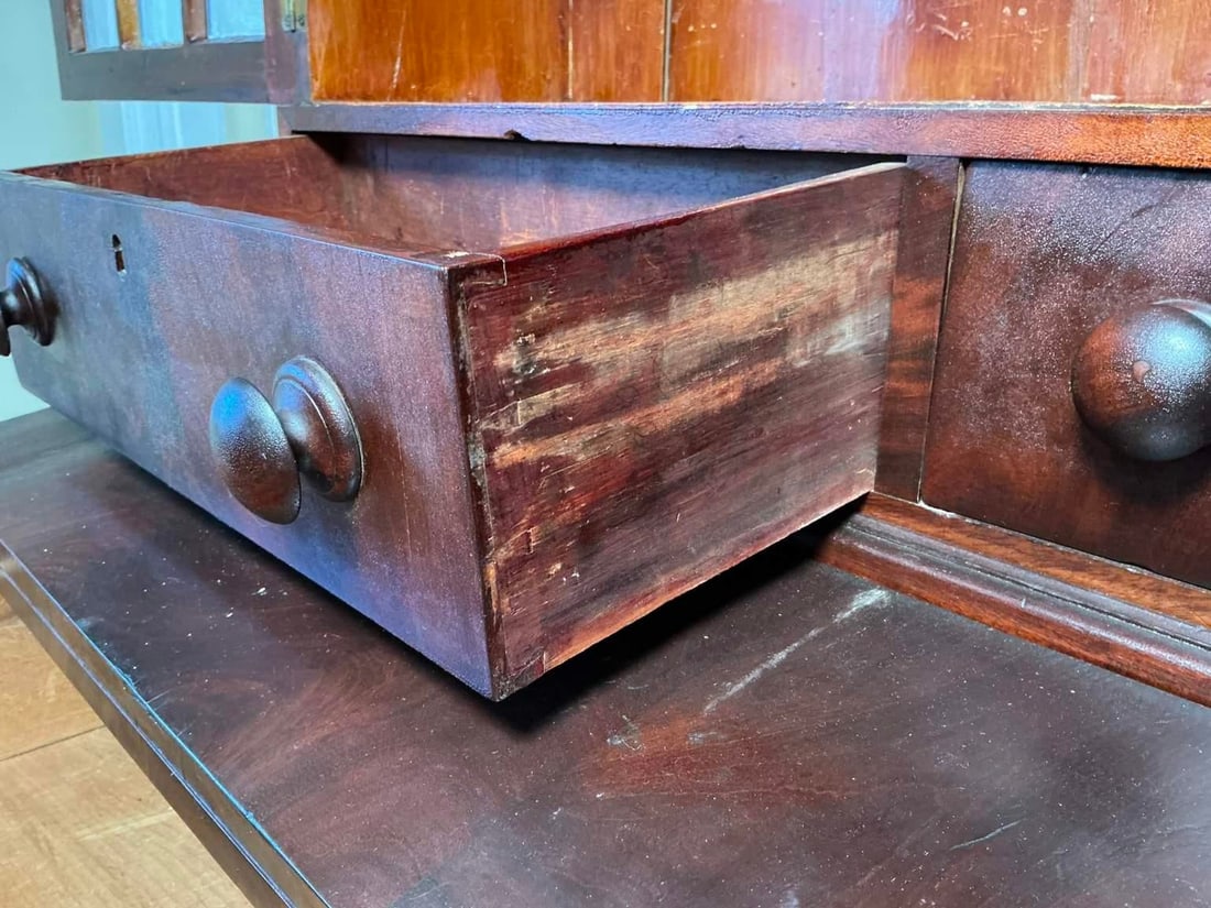 Antique American Federal Style Flame Mahogany Secretary-Bookcase Early 1800 - 16