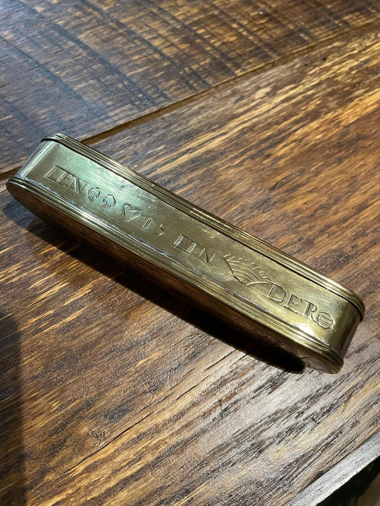 18th Century Dutch Brass Tobacco Box: Scandalous Lovers Scene - 8