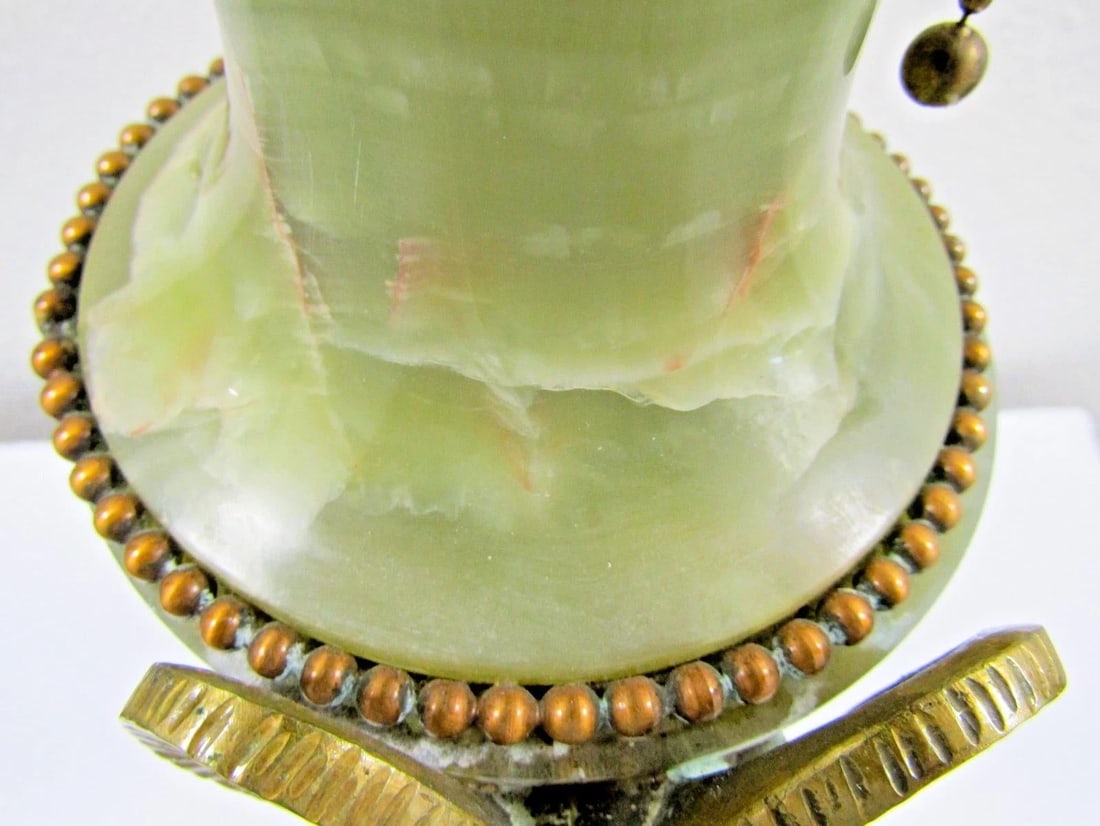 Antique French Neoclassical Green Onyx and Gilt Bronze Garland and Satyr Mounts Table Lamp - 10