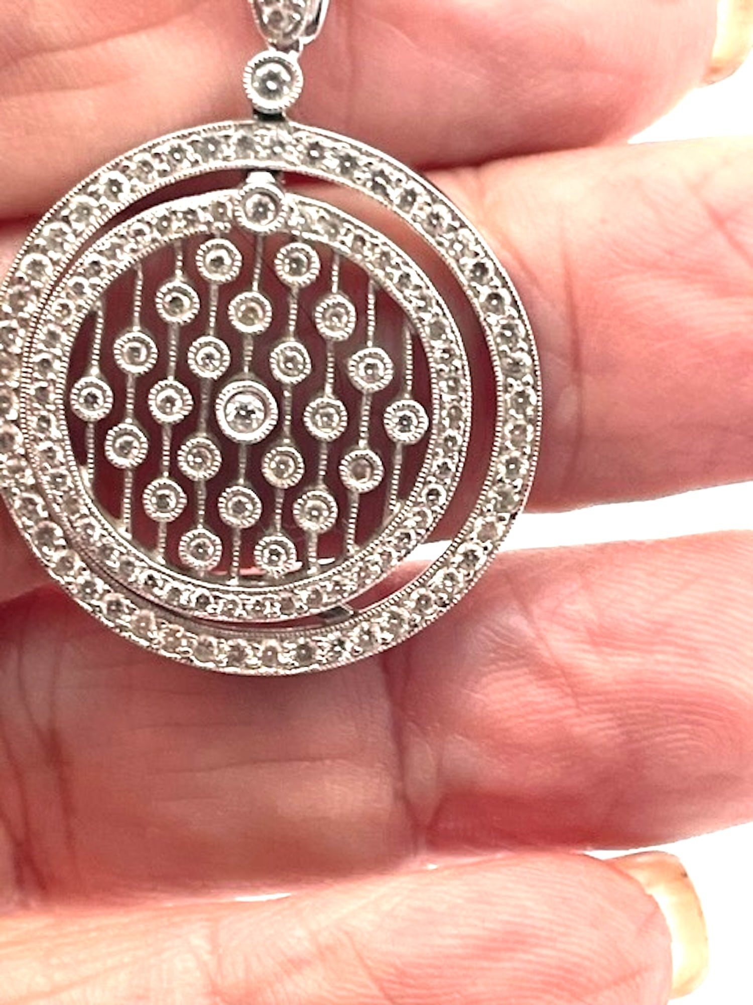 Diamond Circle Pendant Necklace 18k - 8