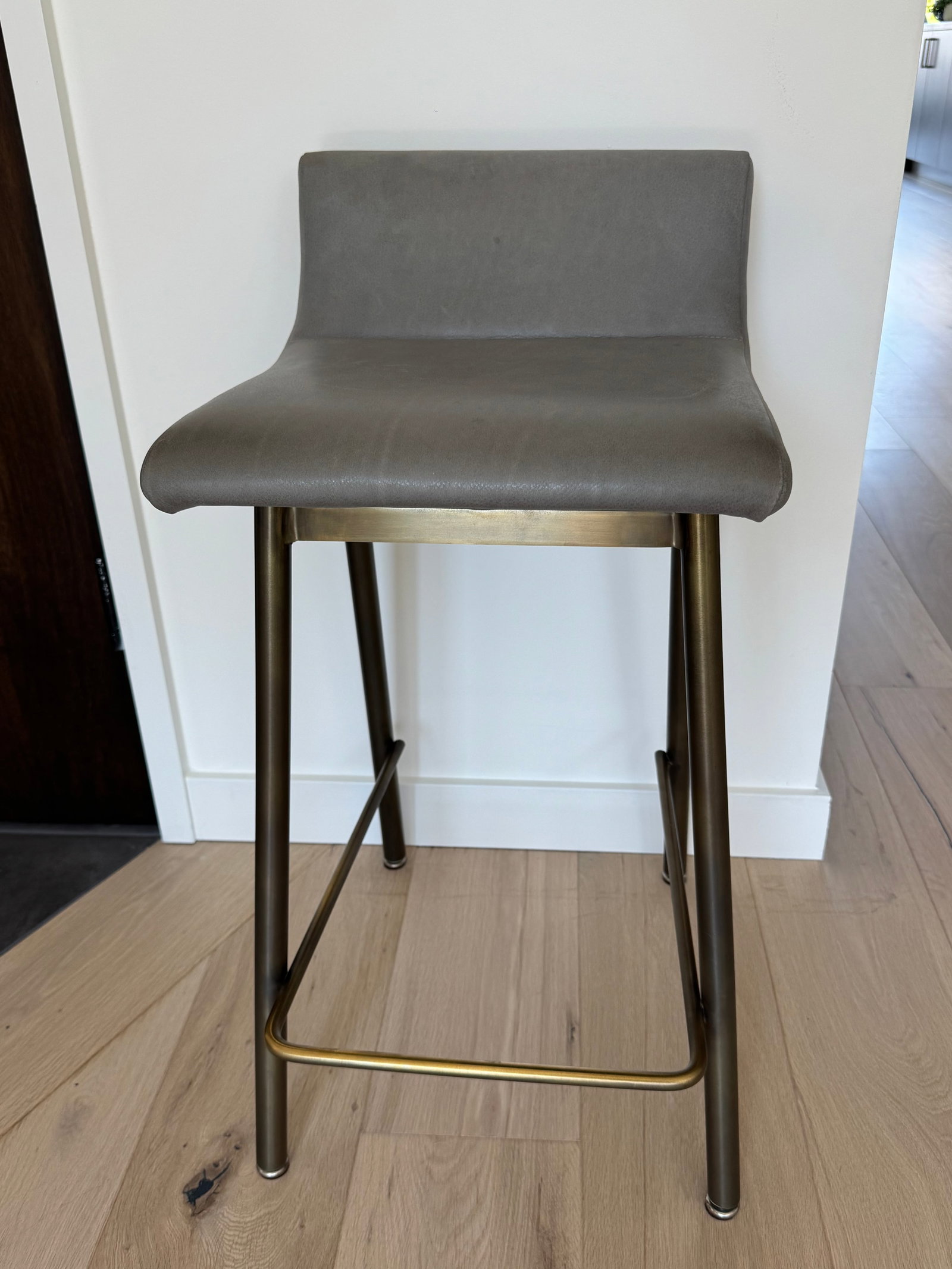 Set of 3 Thomas Hayes Custom "Gachot" Stools in Grey Leather and Rubbed Brass - 4