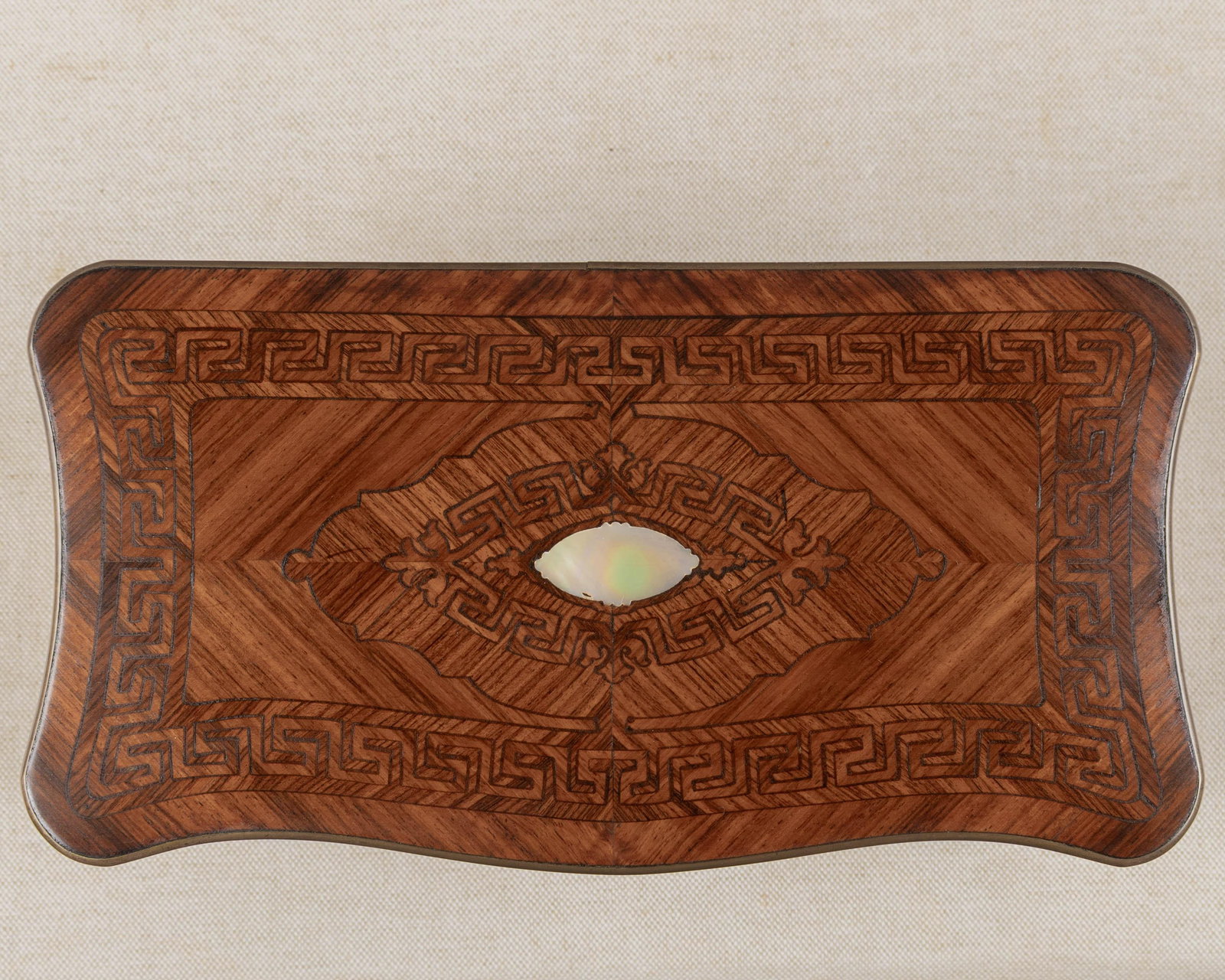French Napoleon III Marquetry Inlaid Serpentine Form Tea Caddy Circa 1880 - 11
