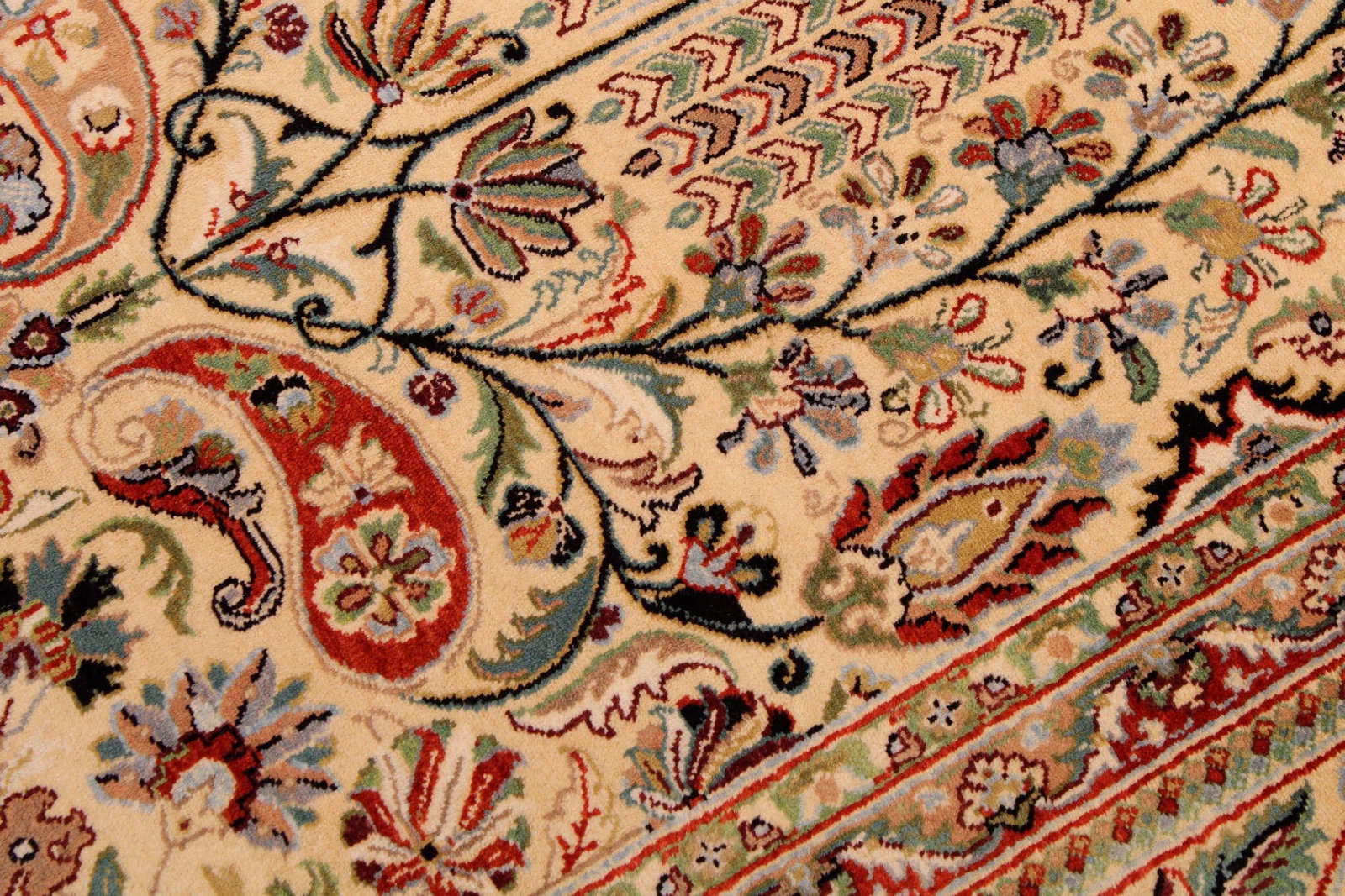 Shabby Chic 1990's Pak-Persian Ivory/Green Wool Rug - 9'4'' X 13'6'' - 3