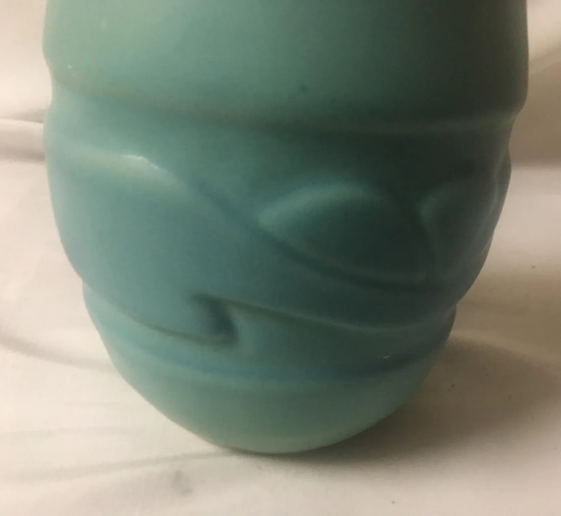 Van Briggle American Art Pottery Vase 20thc - 3