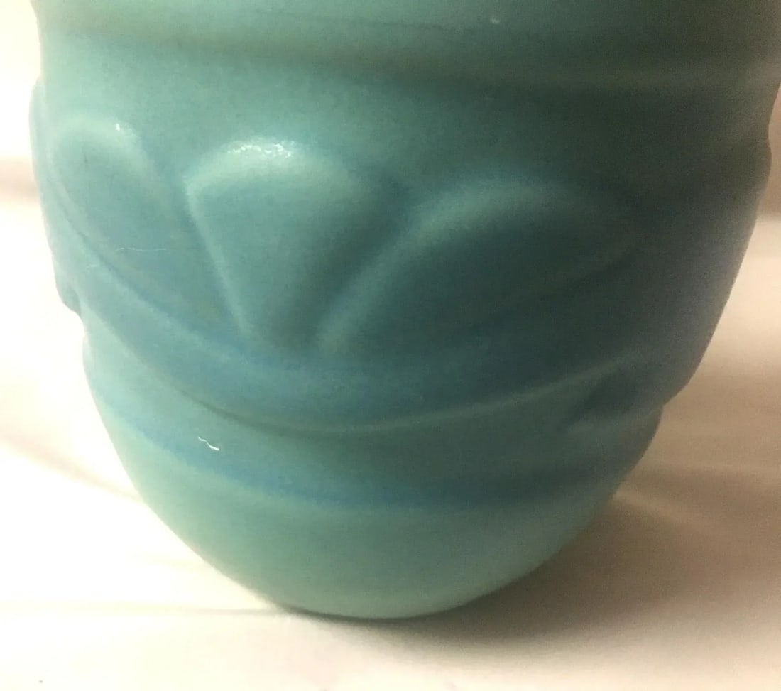 Van Briggle American Art Pottery Vase 20thc - 4