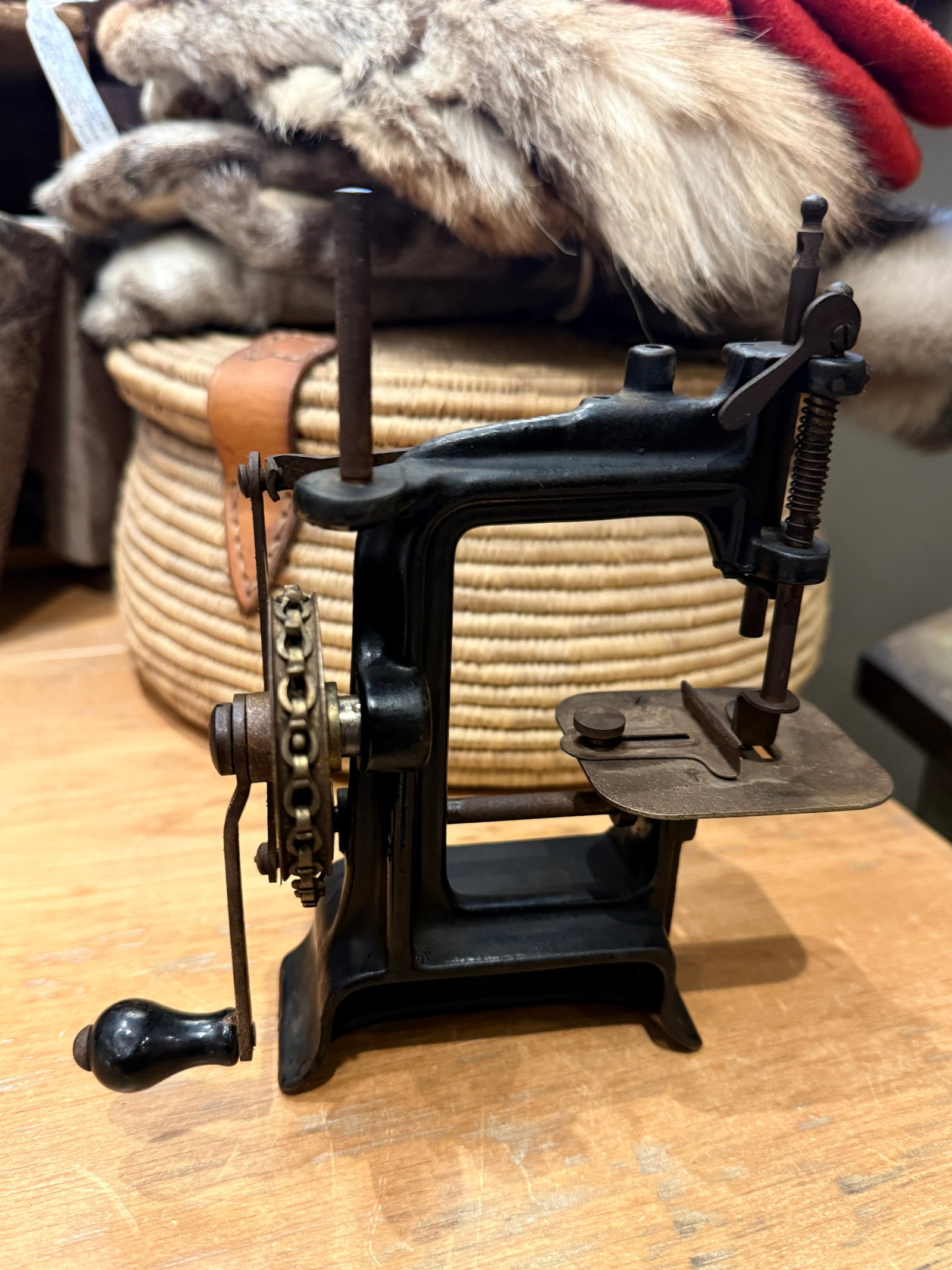 Smith & Egge "Little Comfort" Cast Iron Chain Drive Sewing Machine c.1896 - 11