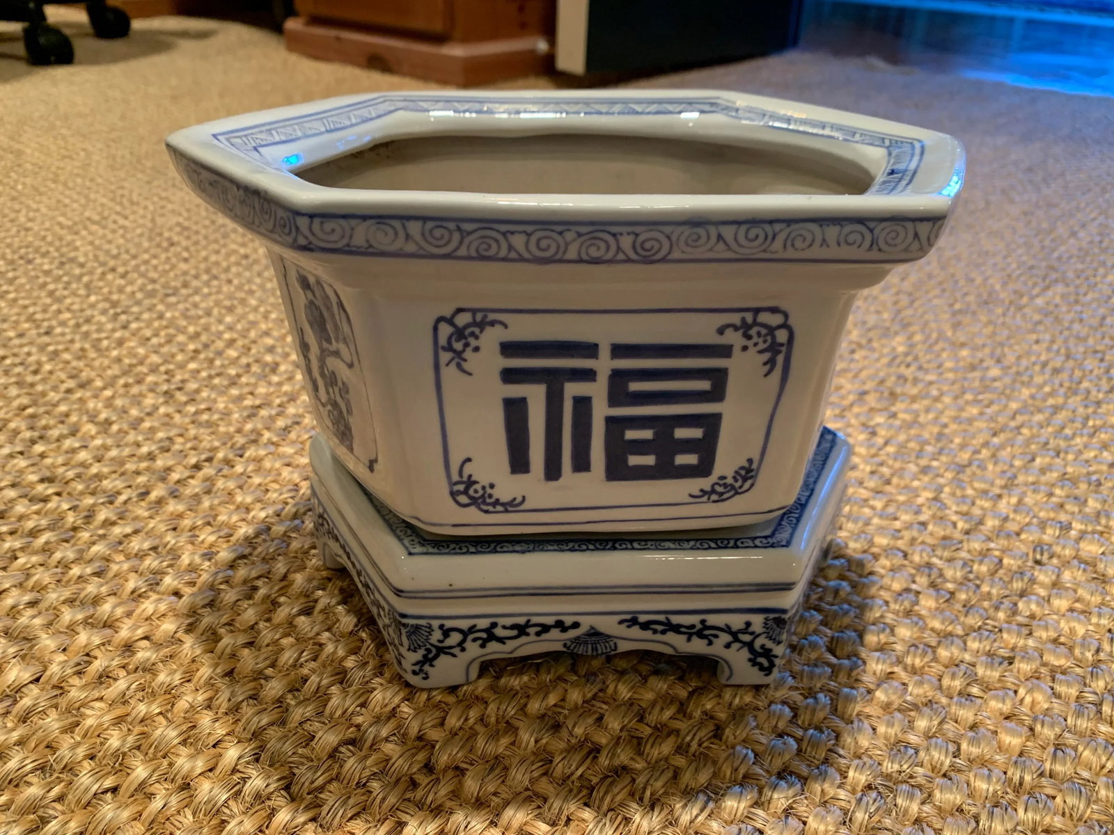 Vintage Japanese Pot - 10