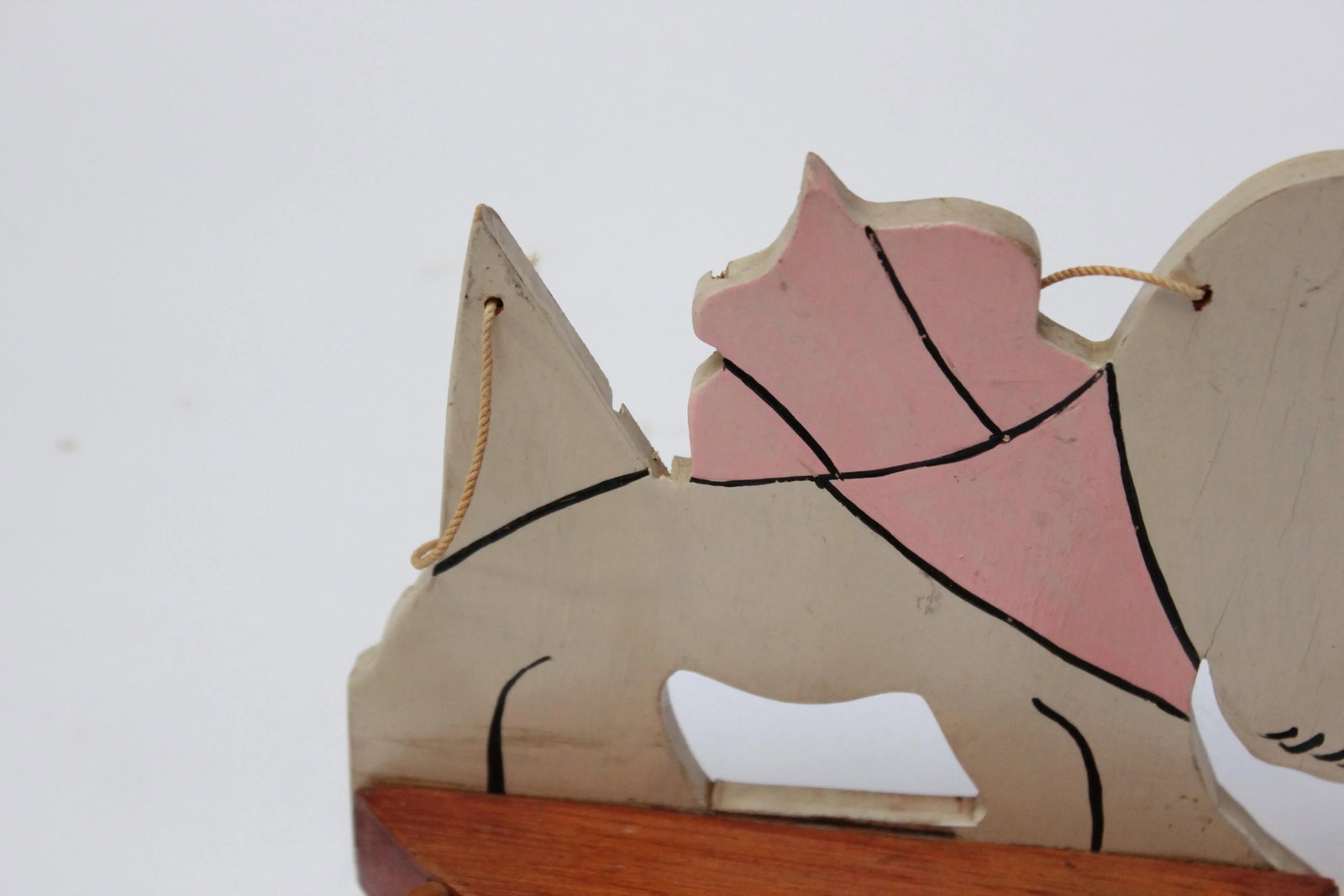 Folk Art Hand-Carved and Painted Scottie Dog Washcloth / Key Rack - 8