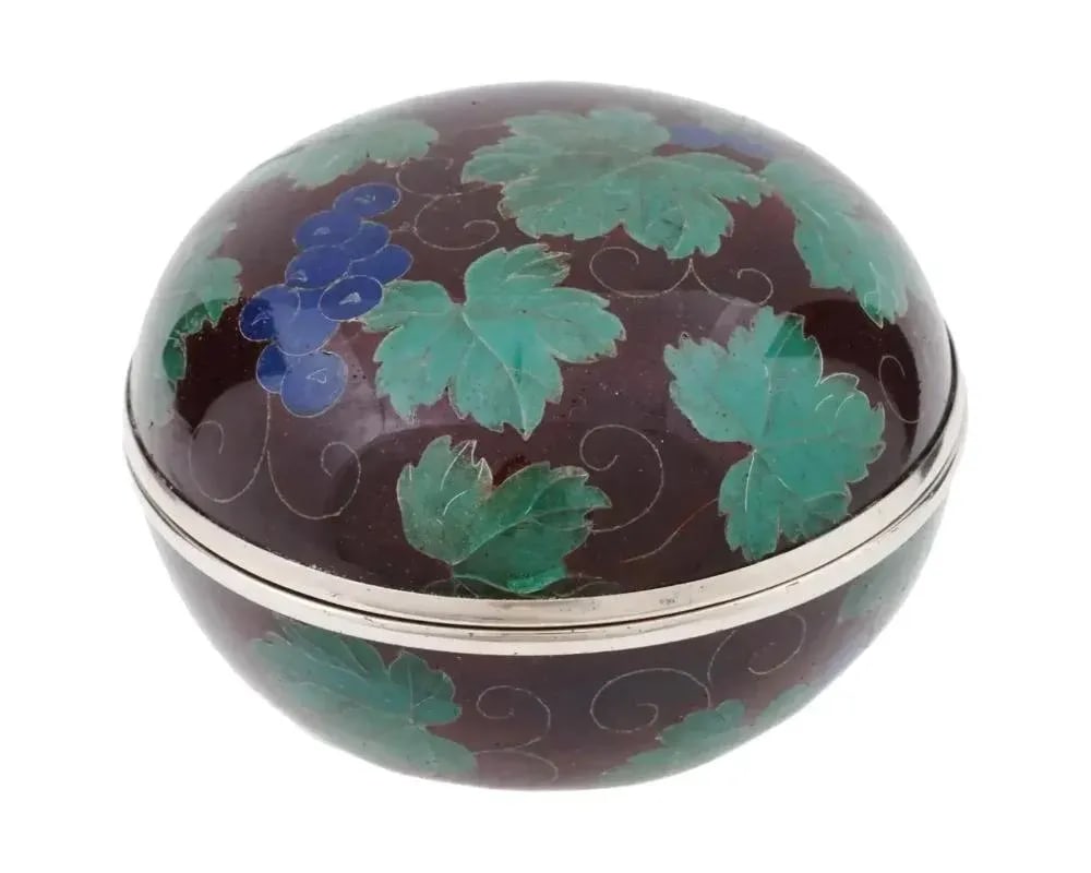 Early 20th Century Japanese Covered Grape Plique a Jour Enamel Kogo Box - 10