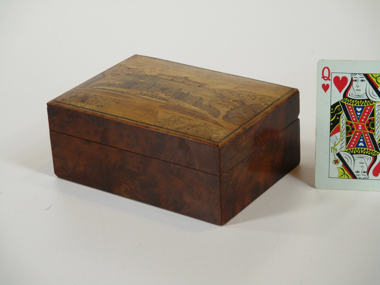 Antique Italian Grand Tour Souvenir Box with Burl Wood Inlay, Sorrento Italy - 7