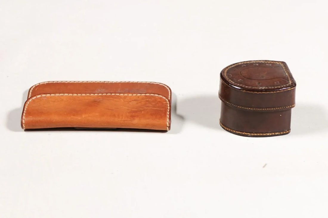 English Victorian Period 19th Century Brown Leather Case with Button Box - A Pair - 10