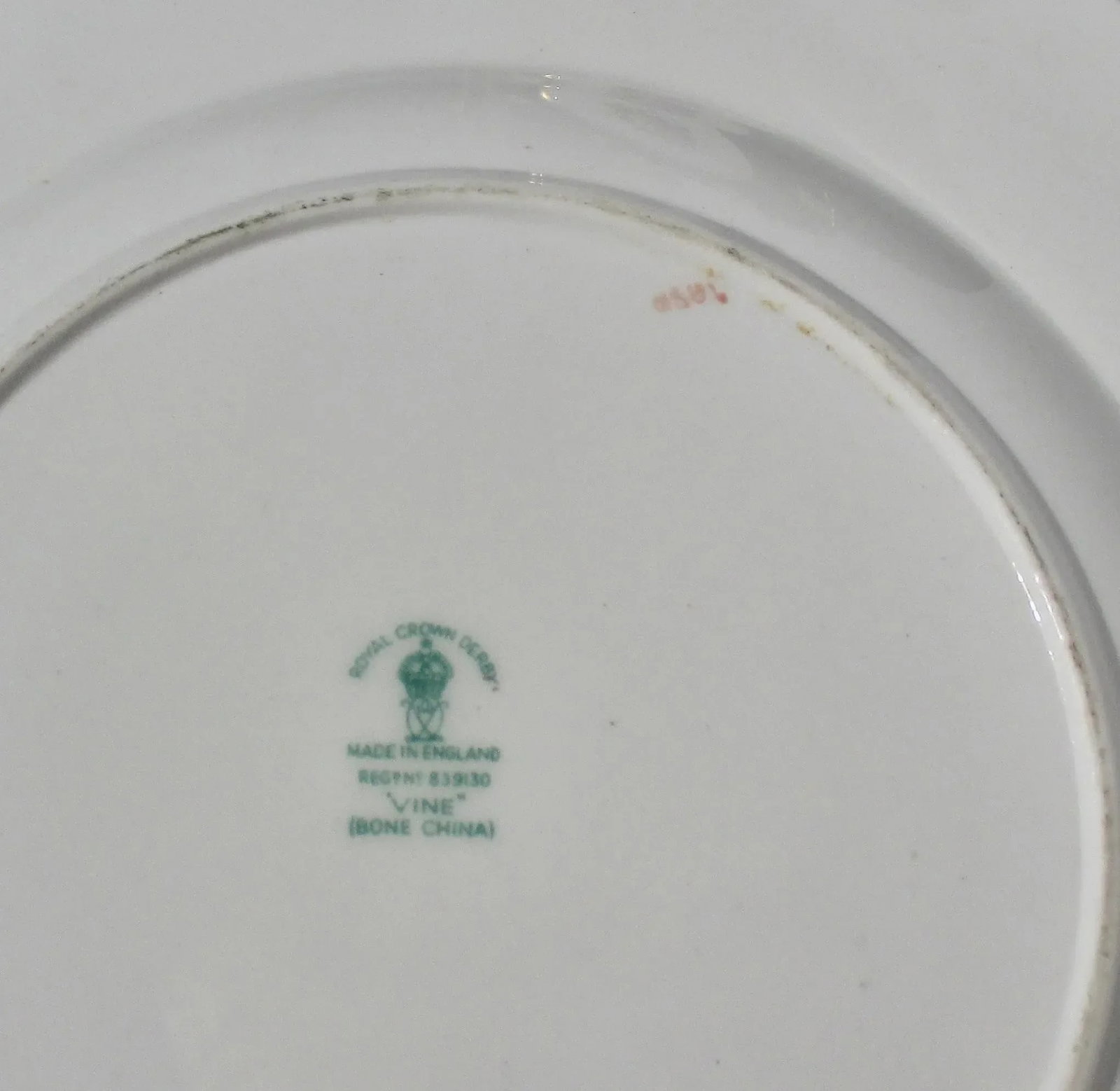 Royal Crown Derby Vine Dinner Plate Service - Set of 12 - 5