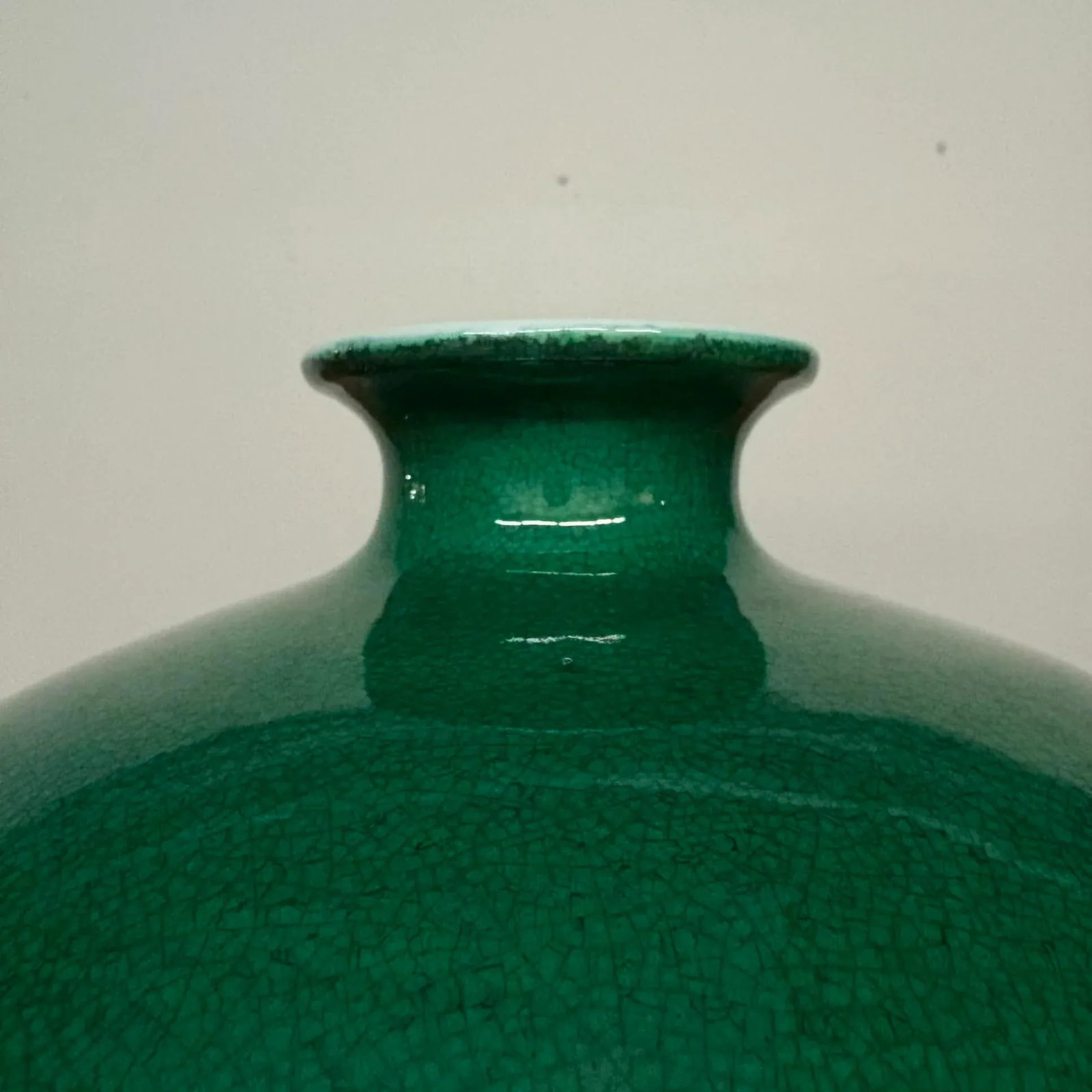 Vintage Green Crackle Glaze Meiping Vase - 3
