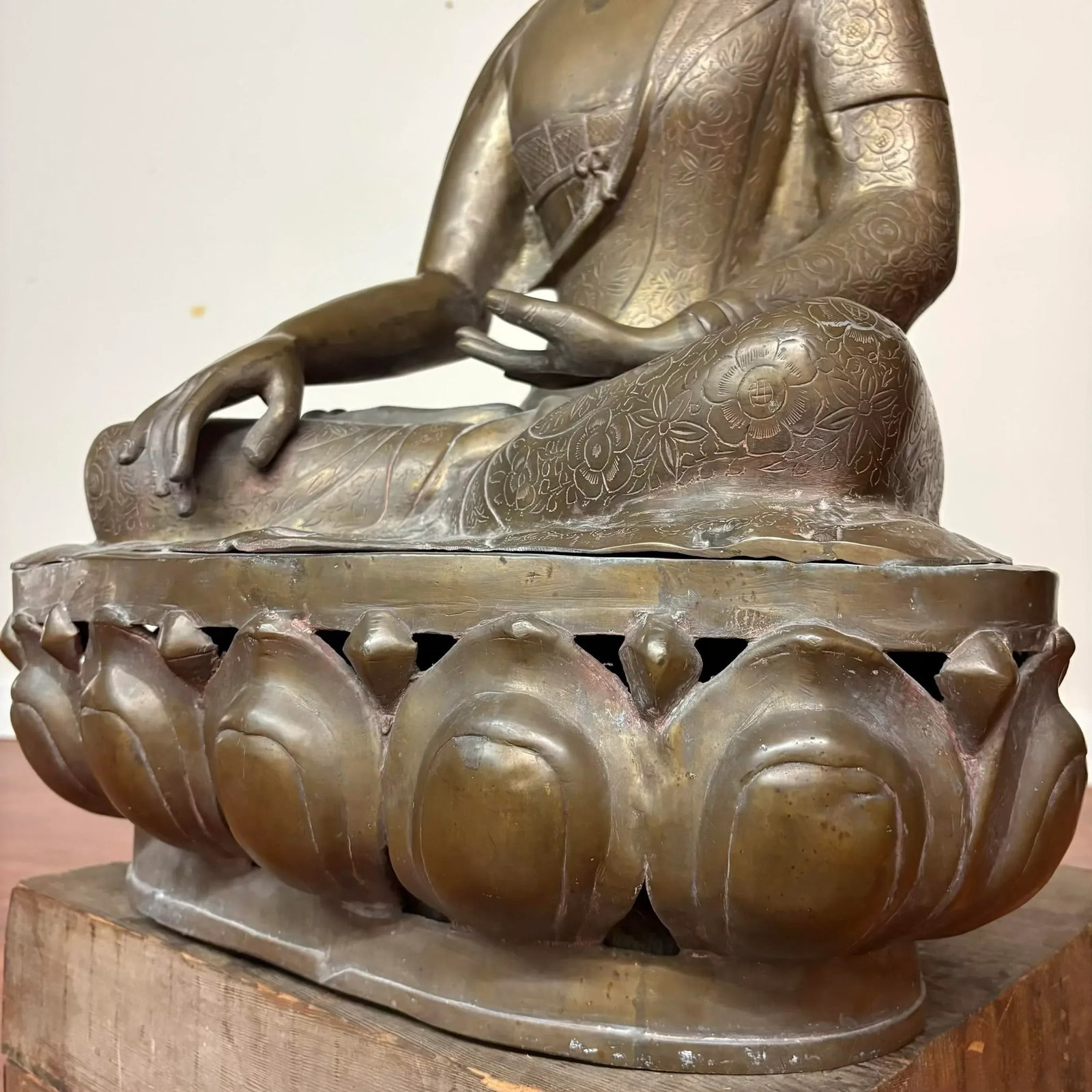 Large Nepalese Bronze Seated Buddha Sculpture Statue - 14