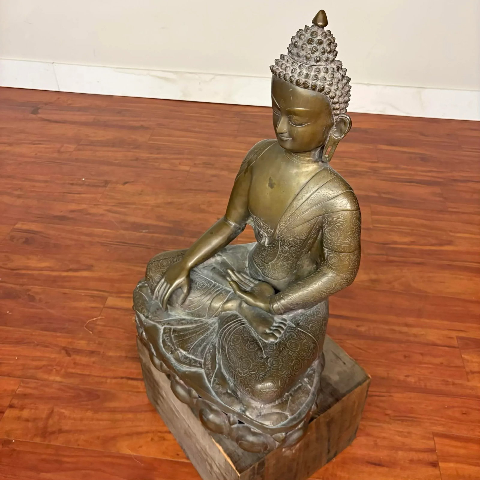 Large Nepalese Bronze Seated Buddha Sculpture Statue - 16