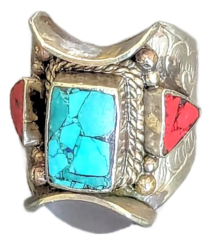 Vintage Turquoise and Coral Ring With Western Flair, Size 8: Exemplary southwestern, "in the style of" Navajo, or also known as Boho Indian Tribal jewelry, a ring size 8. Condition: Alterations: Original Condition Unaltered Imperfections: Some Imperfections Con