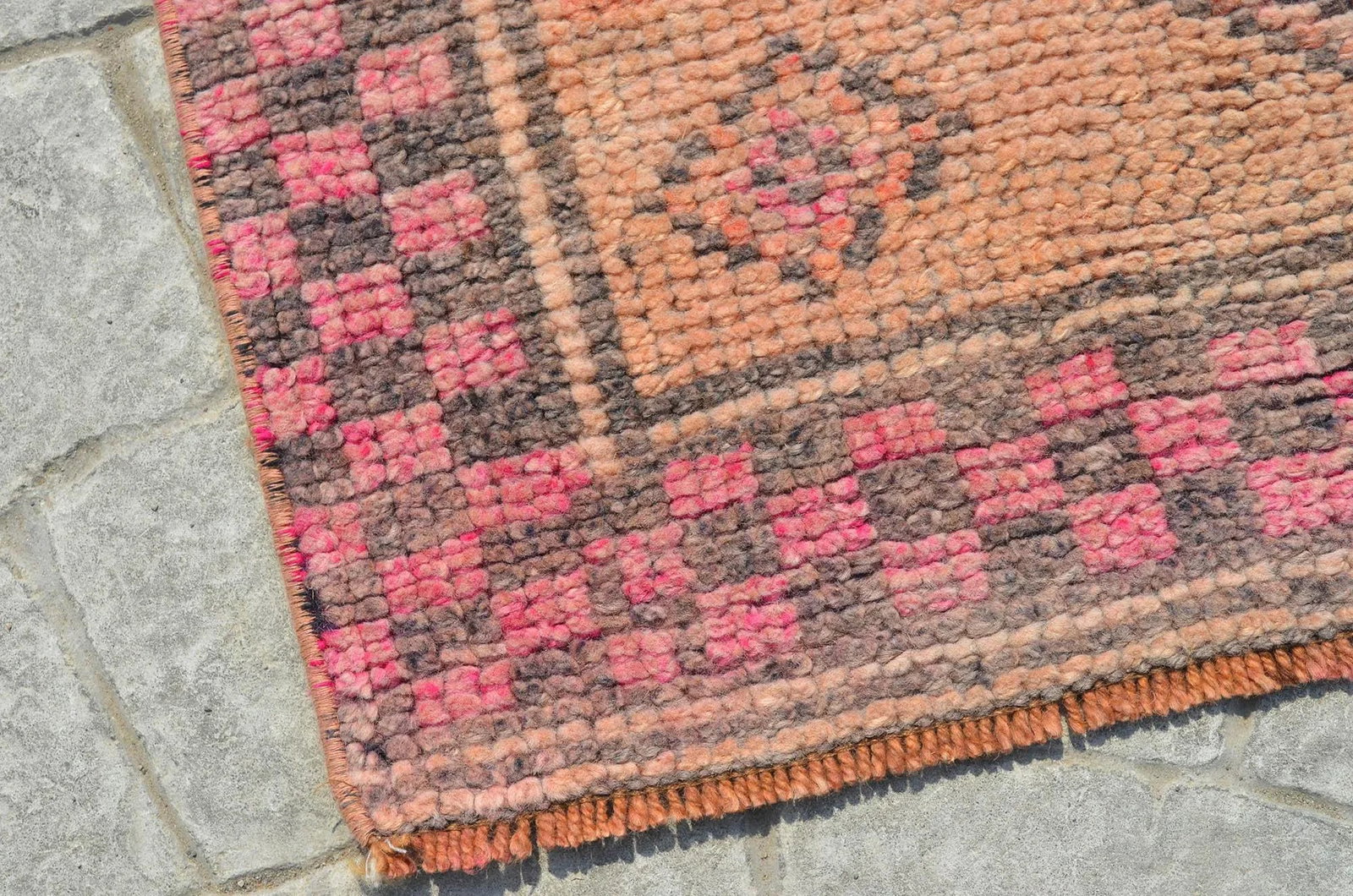 Kurdish Runner Herki Rug. Hand-Knotted Tribal Pink Hallway Rug - 2"²6"³ × 13"² - 9
