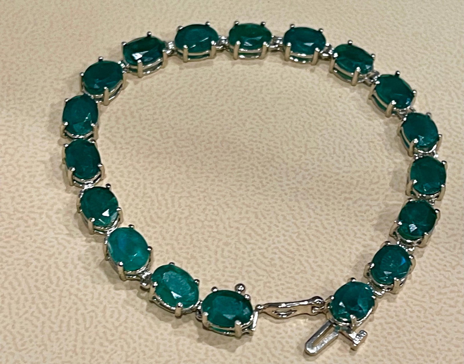23 Carat Natural Emerald Cocktail Tennis Bracelet 14 Karat White Gold - 8
