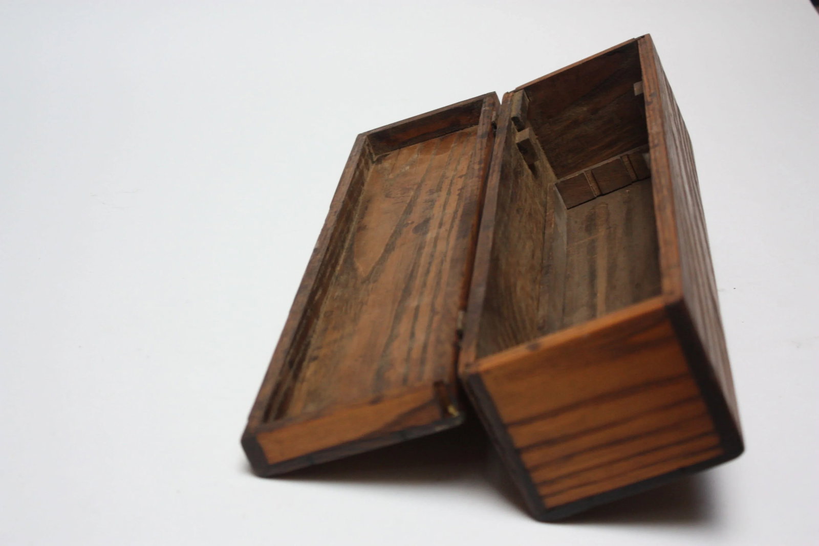 1940s Elizabeth Bensley Enamel and Zebrawood Decorative Box - 11